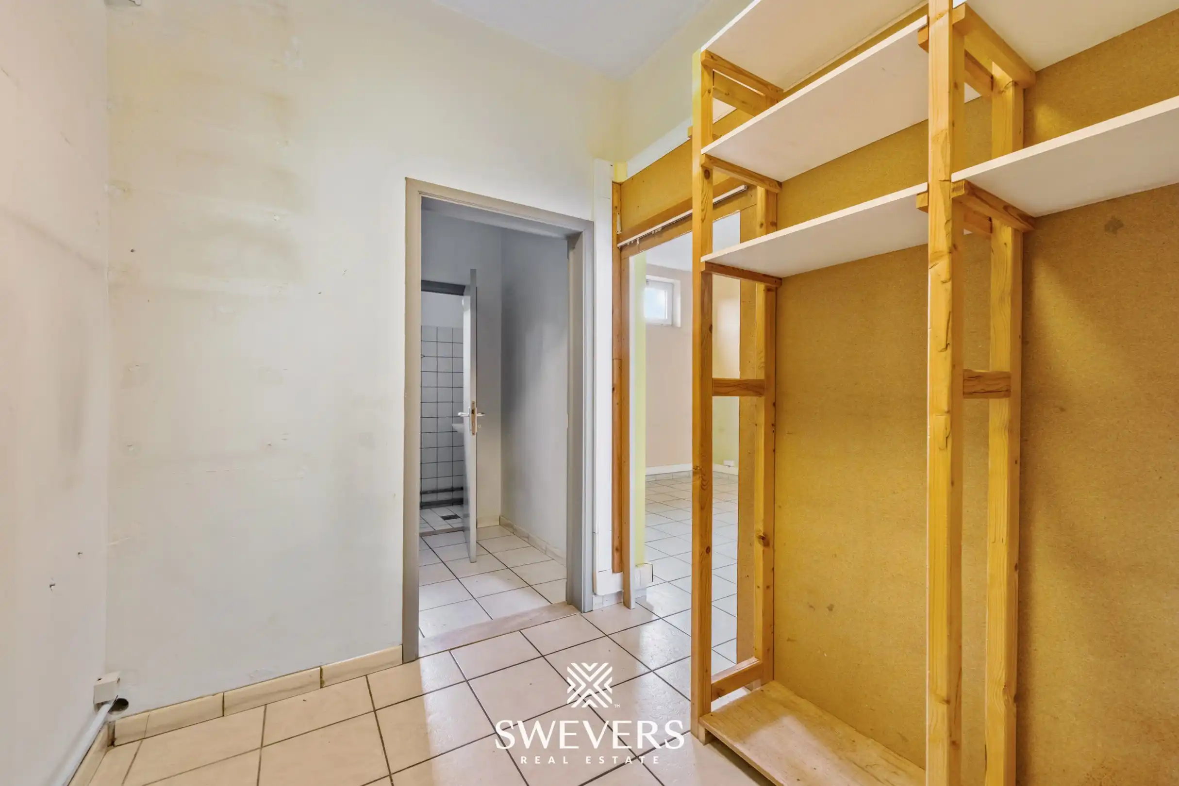 Commercieel pand met garage in centrum Beringen foto 10