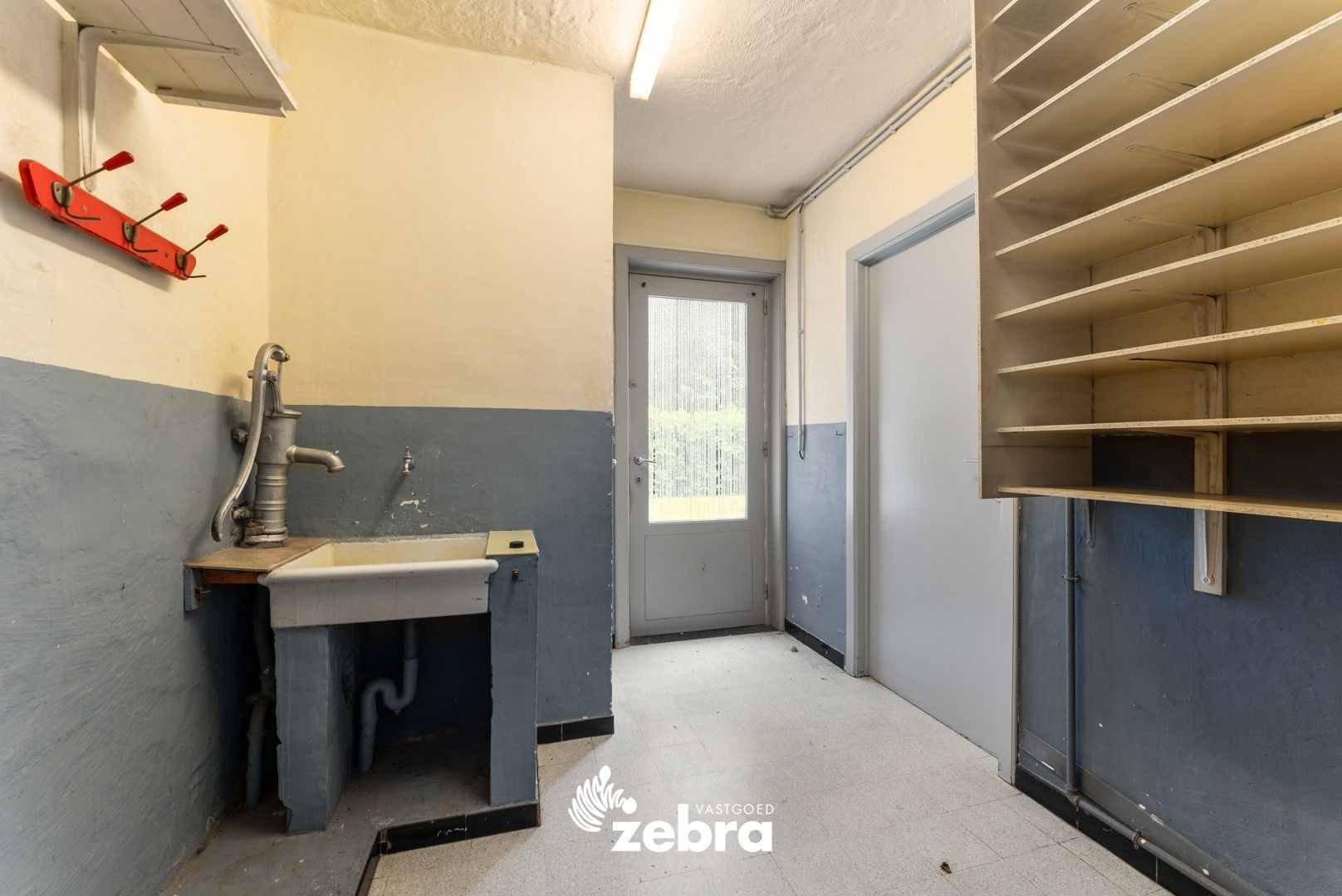 Op te frissen woning met 4 slaapkamers & garage op een topligging te Roeselare! foto 11