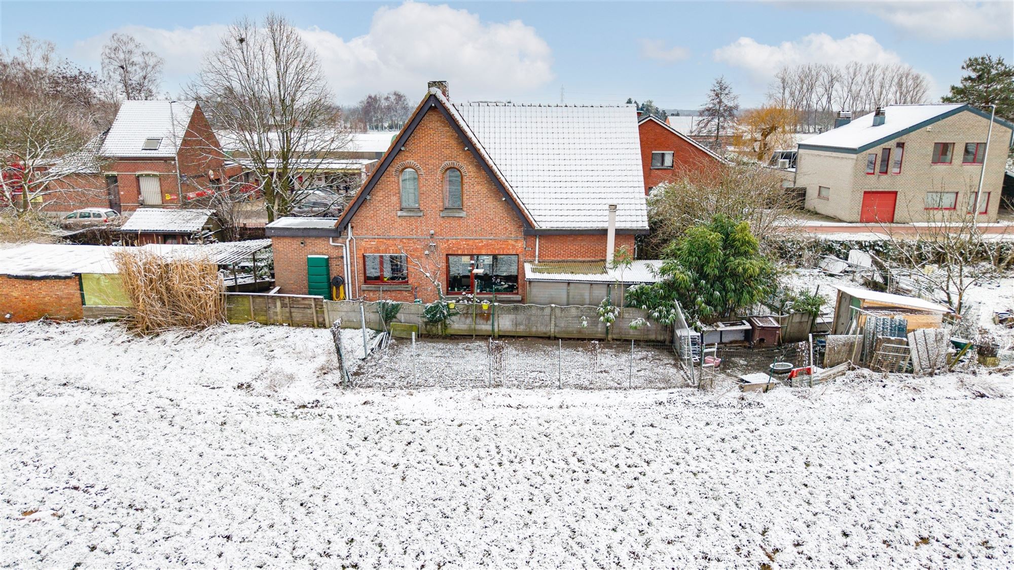 Instapklare woning met grote tuin en prachtig zicht op weilanden foto 3