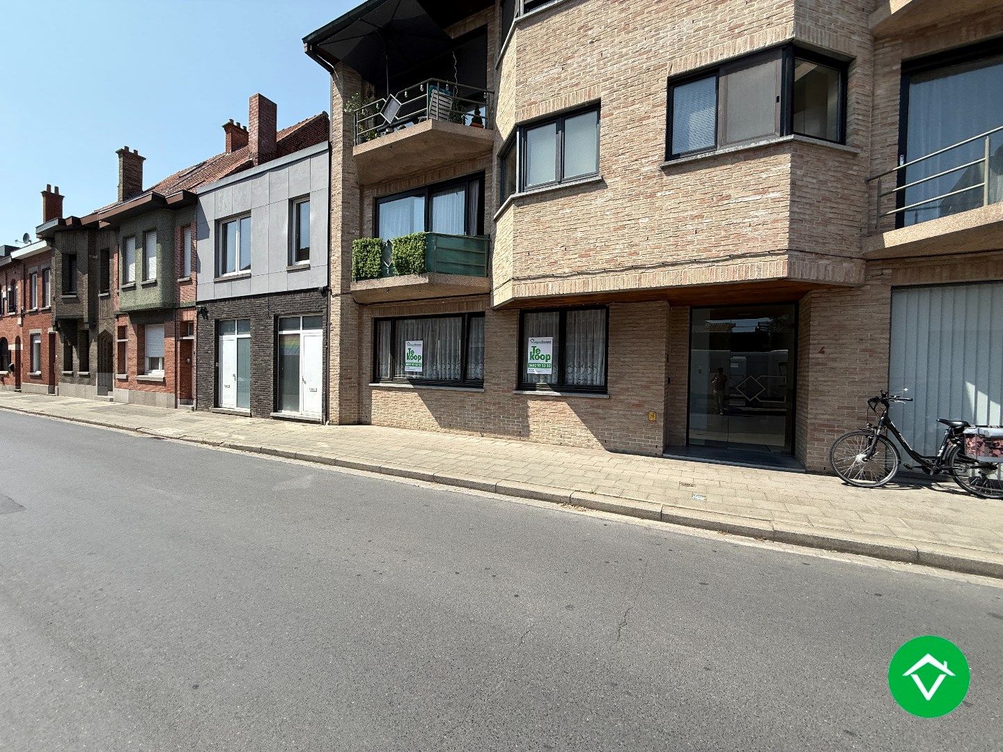 Gelijkvloers appartement met 2 slaapkamers en garage in centrum Roeselare foto 13