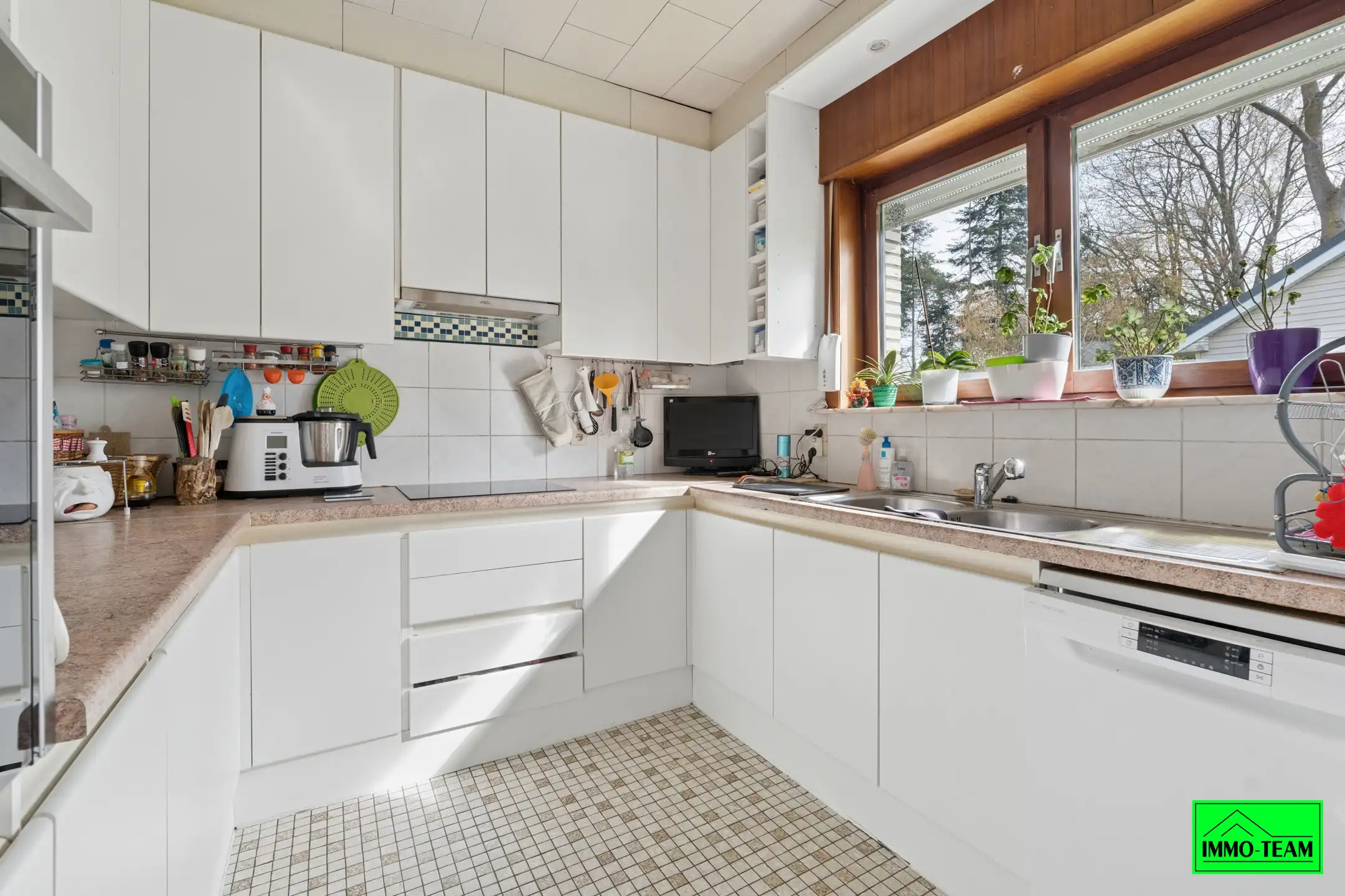 Ruime 4-gevelwoning op topligging foto 10