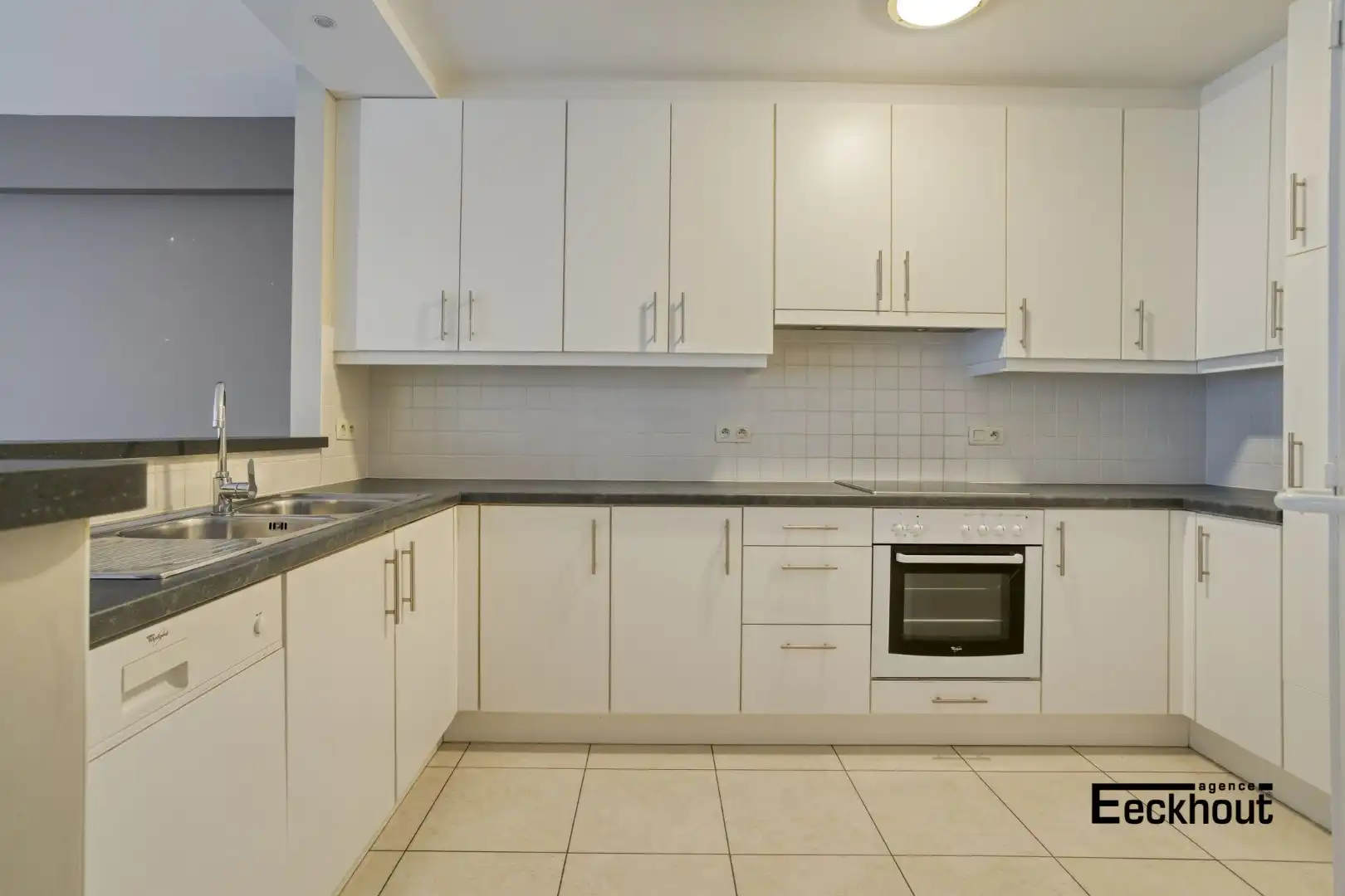 Instapklaar 2 slaapkamer appartement met lateraal zeezicht foto 9