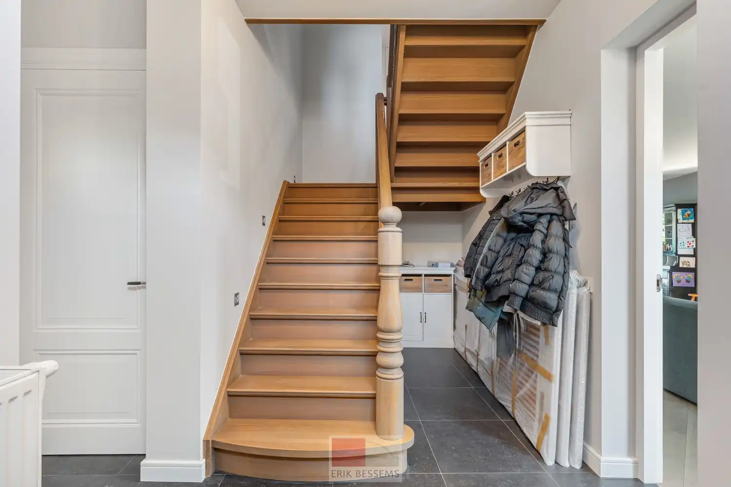 Prachtig authentiek herenhuis met ruime loods en garage in de Voerstreek! foto 5