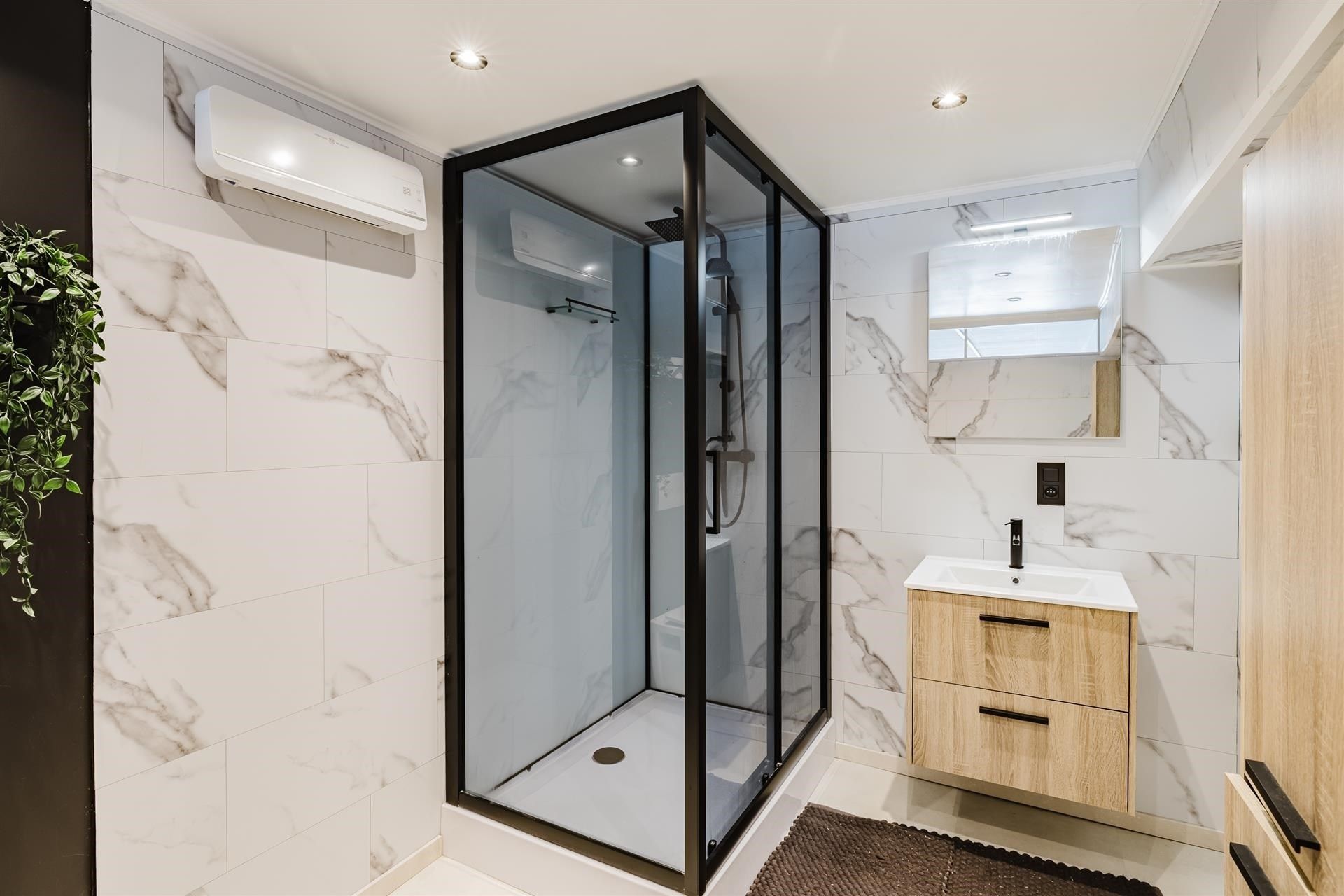Prachtige gerenoveerde woning met 3 slks op topligging foto 14
