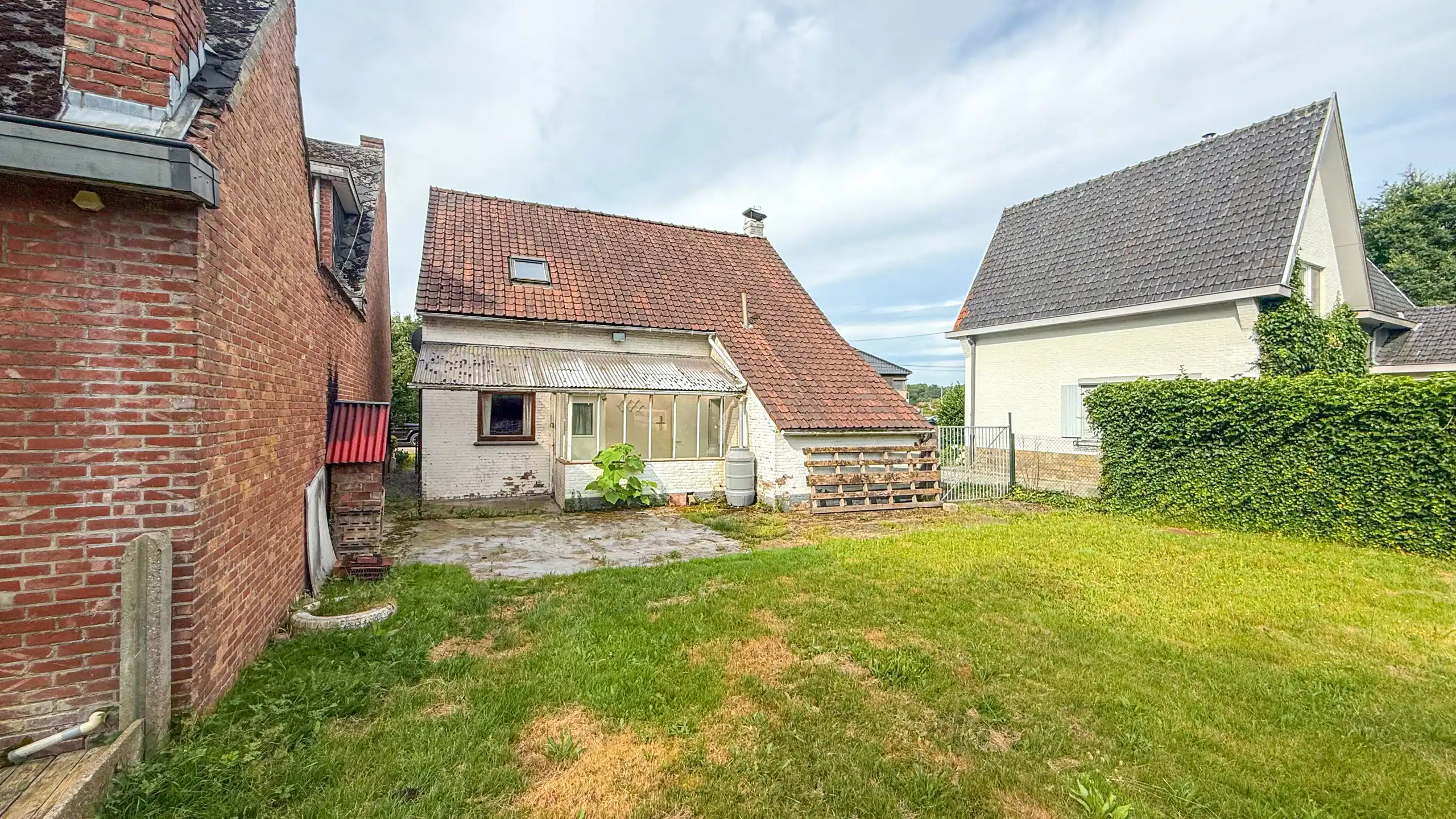 Renovatiepand met ruime living en mooi perceel van 6+ are! foto 38