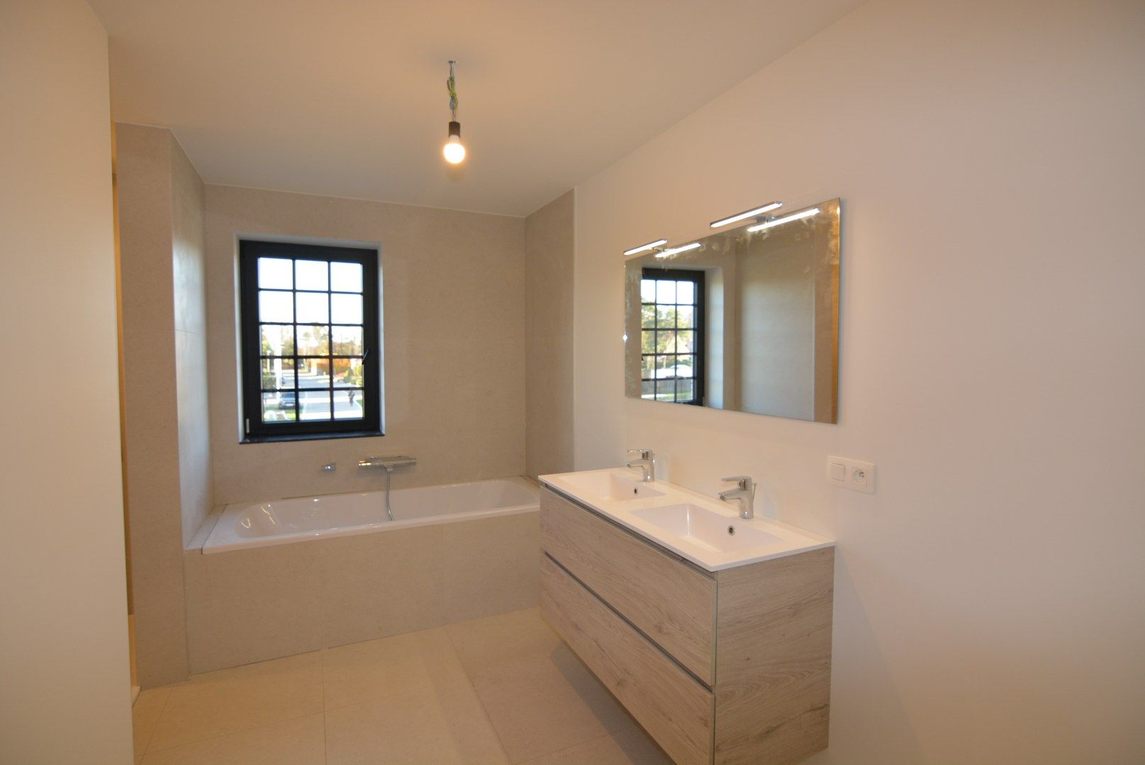 Halfvrijstaande nieuwbouwwoning op 3a 70ca met 3 slpk. foto 11