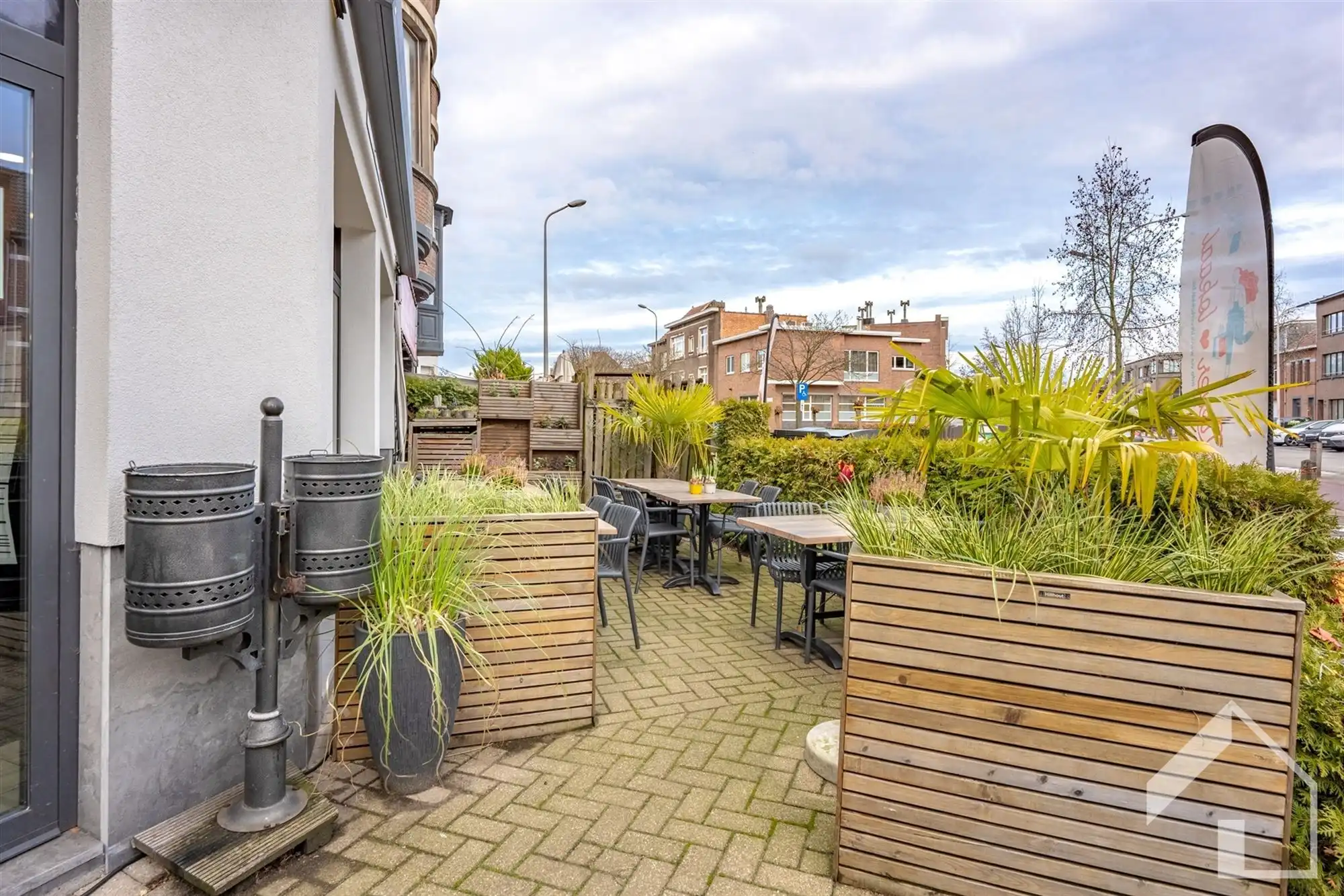 Gelijkvloers handelspand met 2 appartementen foto 10