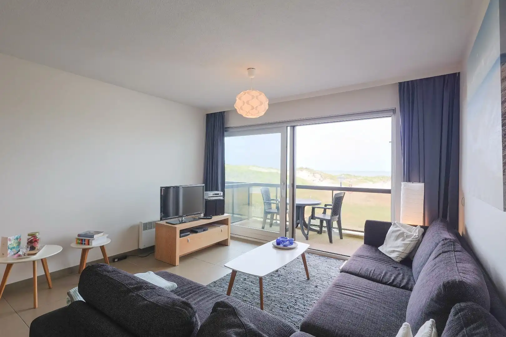 Appartement met 2 slaapkamers & frontaal zeezicht te huur op jaarbasis! foto 4