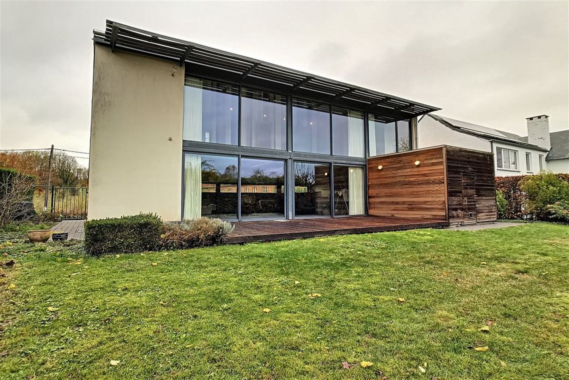 Mooie alleenstaande villa foto 16