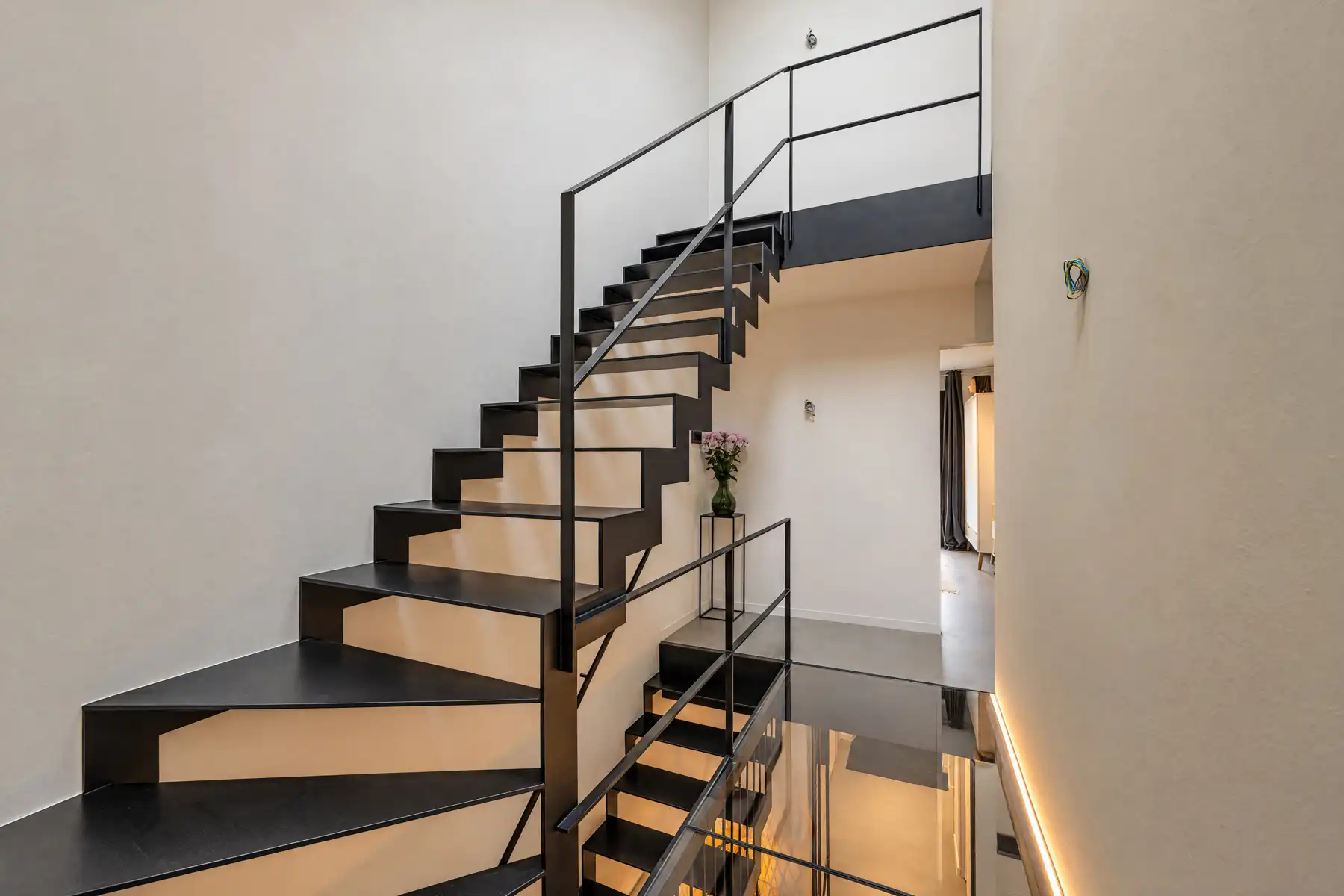 ARCHITECTURALE BEN-WONING MET ZUID TUIN OP TOPLOCATIE foto 12
