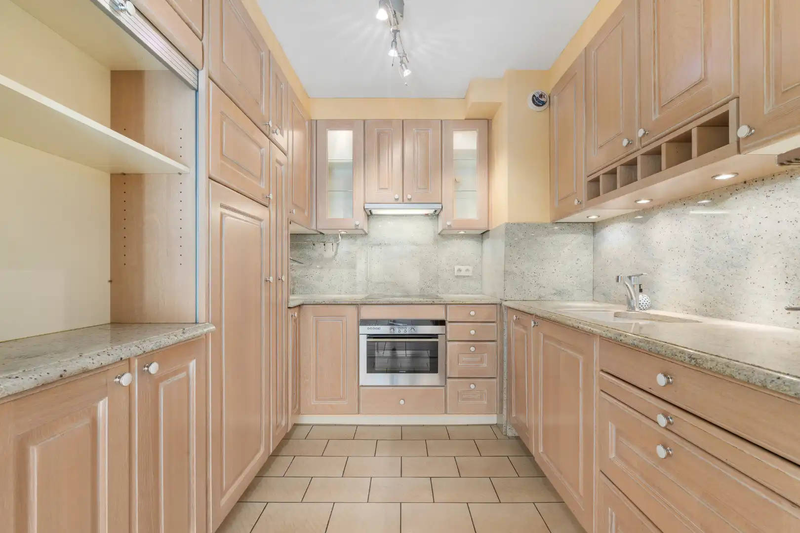 Appartement te koop met 2 slpks. foto 8