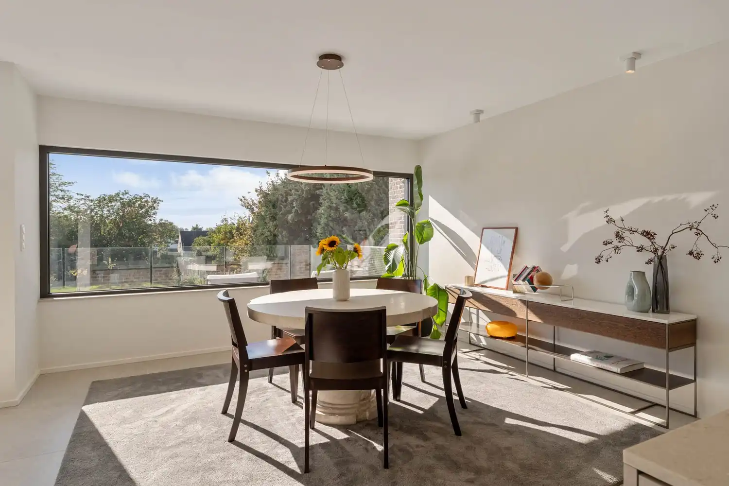 Mooi gerenoveerde woning met ruime kelder op een perceel van maar liefst 14a99ca, gunstig gelegen te Wezemaal. foto 10