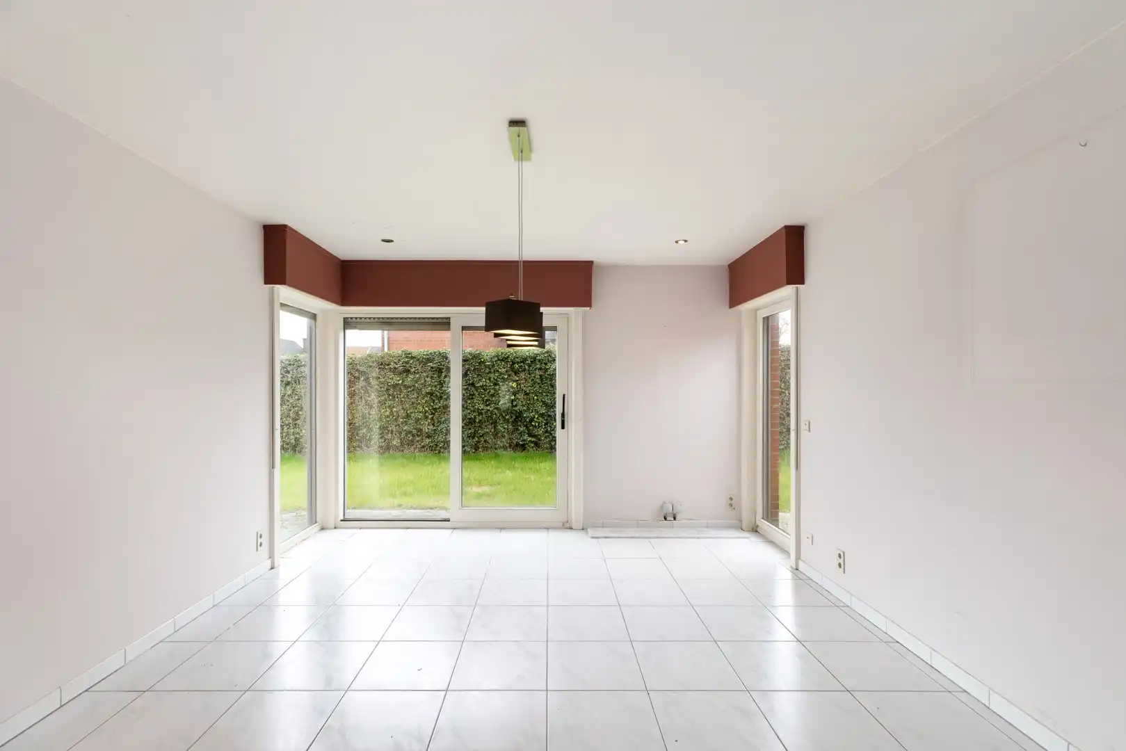 Ruime vrijstaande gezinswoning met tuin en garage foto 4