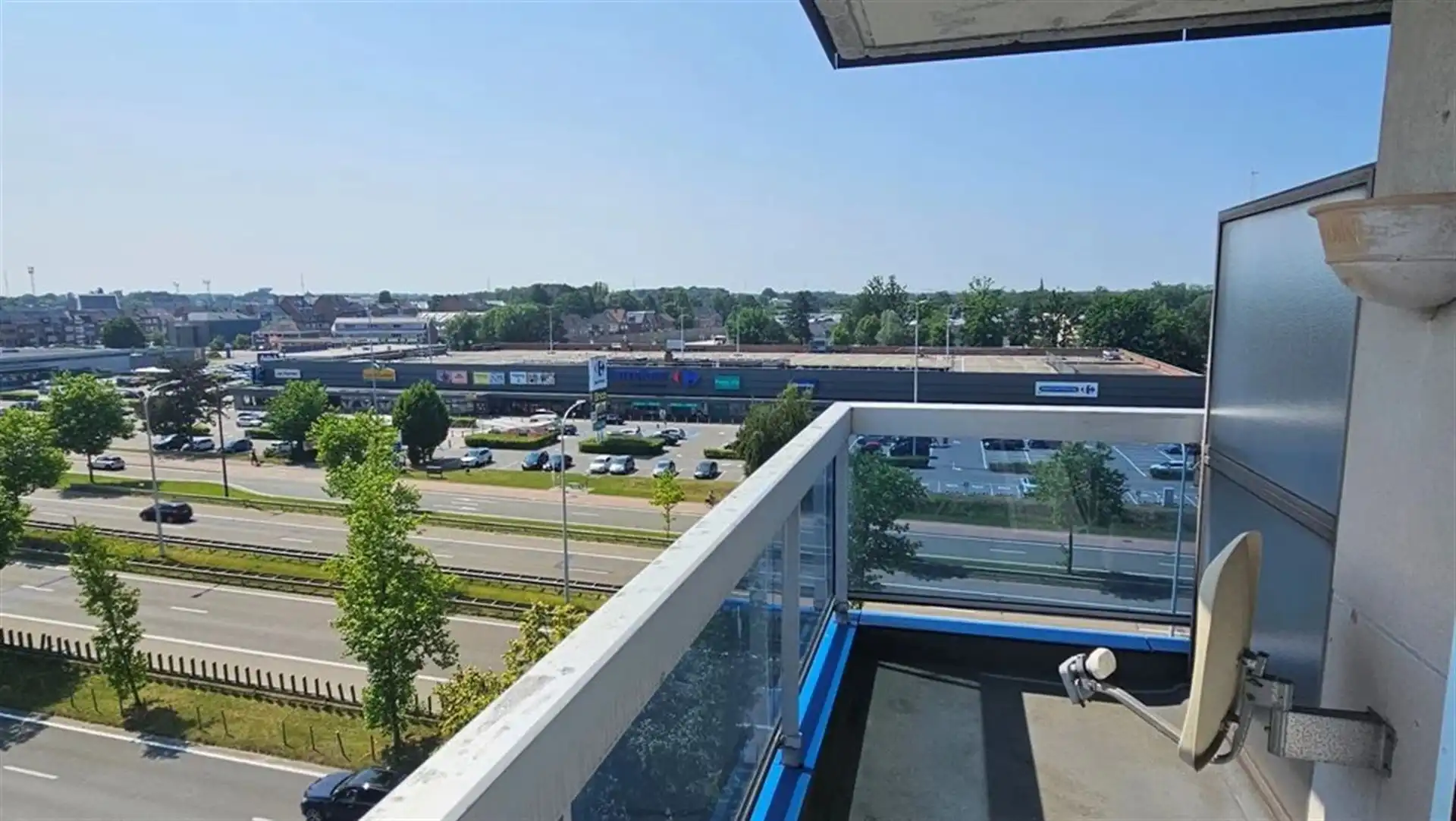 Instapklaar appartement met 2 + 1 slaapkamers. foto 13