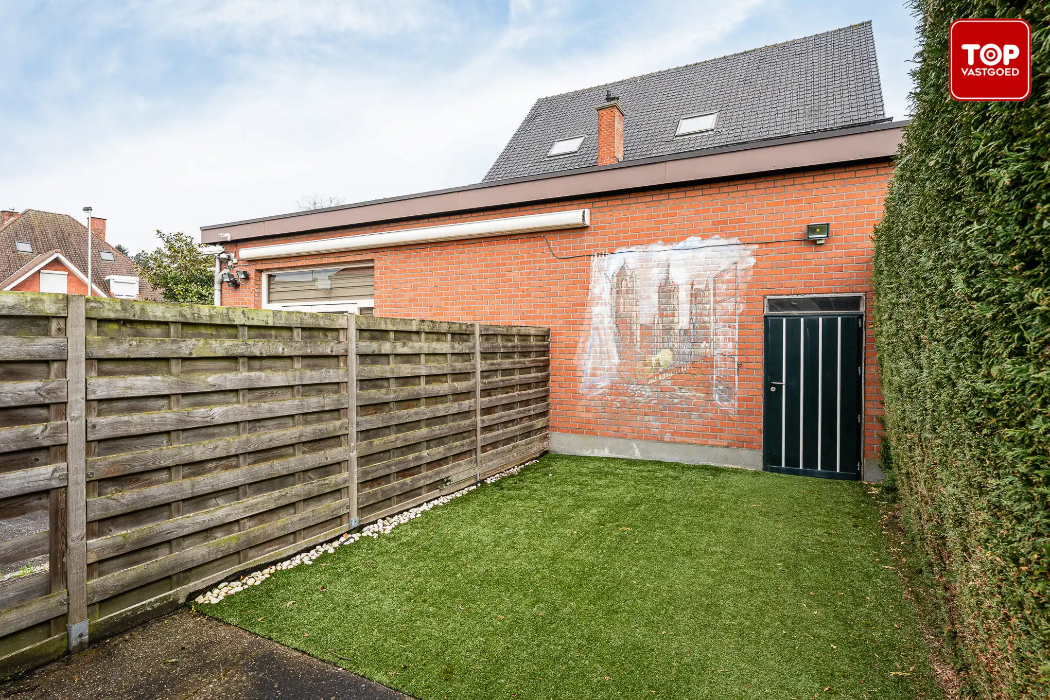 Karaktervol en  multifunctioneel handelshuis  op een interessante ligging.  foto 27