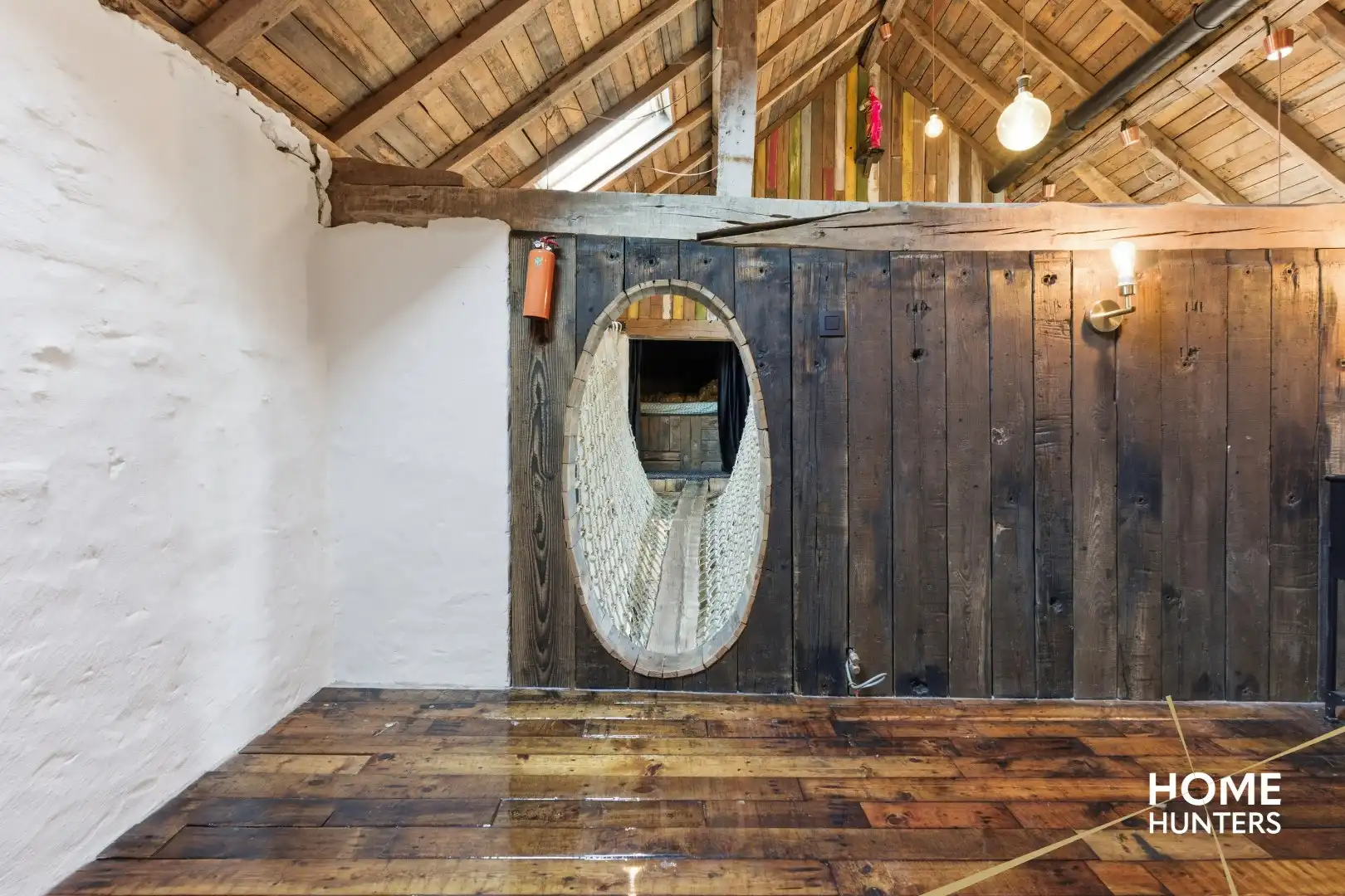 Unieke woning op ruim perceel met 6 slaapkamers in hartje Zarren! foto 23