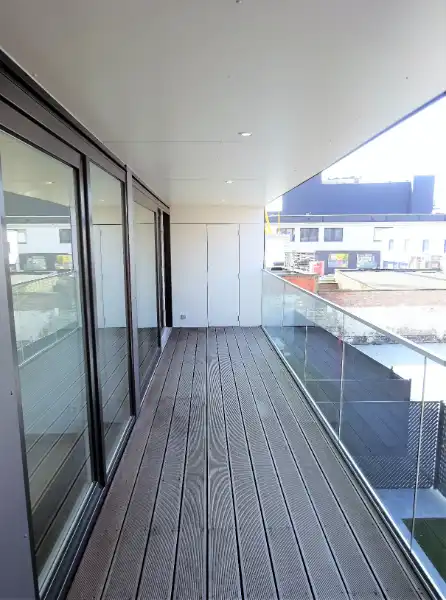 Leuk en lichtrijk appartement met 2 slaapkamers, parking en terras foto 12