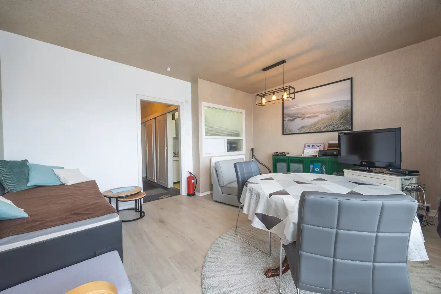 Instapklare studio met zuidgericht terras op topligging vlakbij de Zeedijk! foto 4