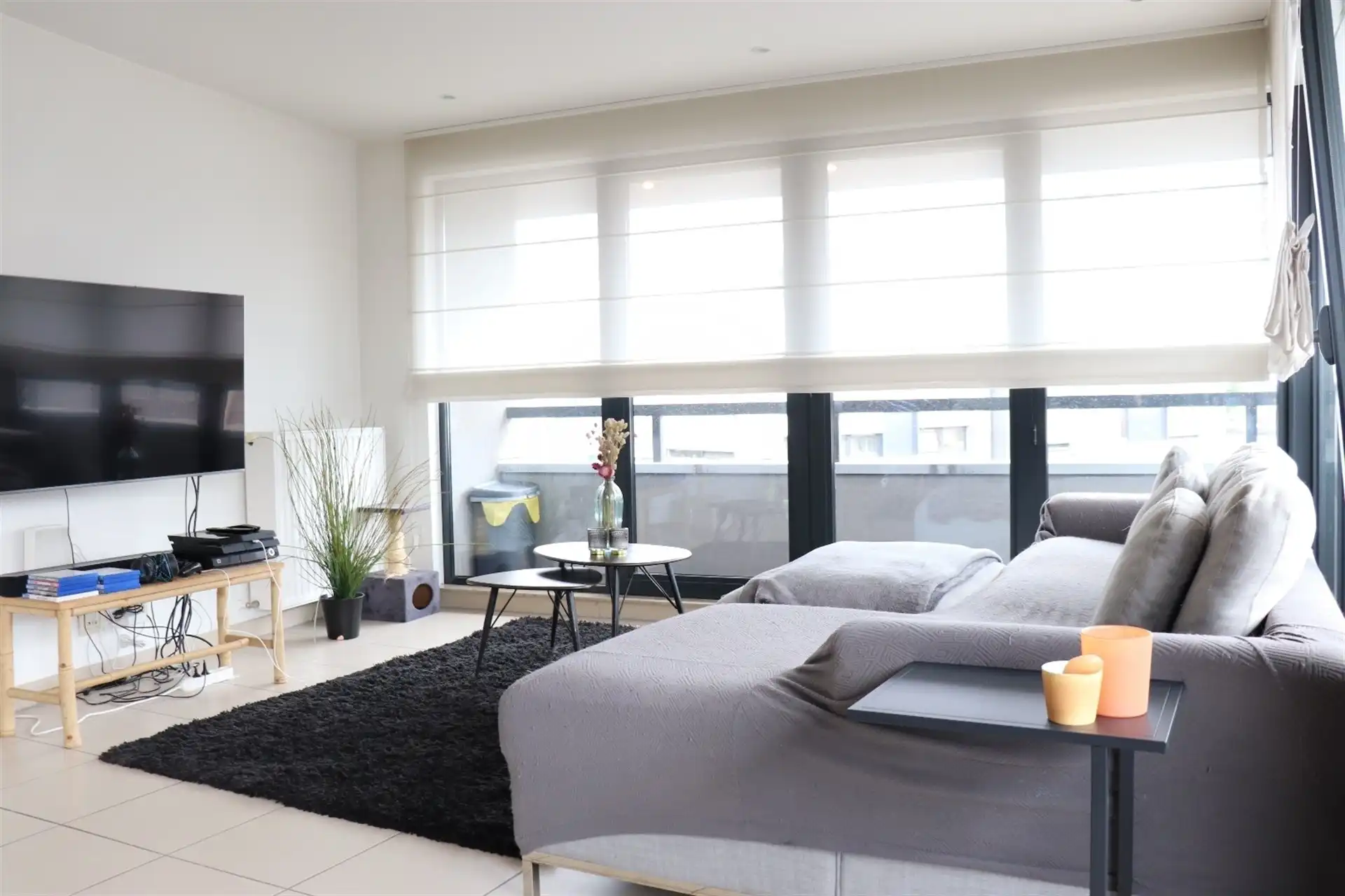 Centraal gelegen appartement (128m²) met 1 slaapkamer en een bijkamer foto 3