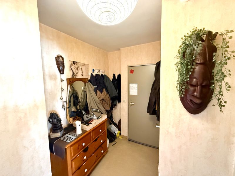 Ruim appartement met 2 slaapkamers en overdekt terrasje foto 2