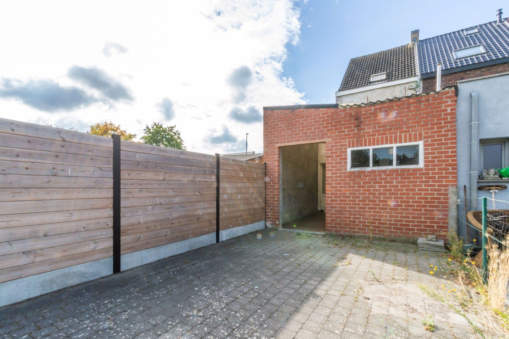 Een welgelegen, te moderniseren starterswoning met oa. 3 kamers foto 8