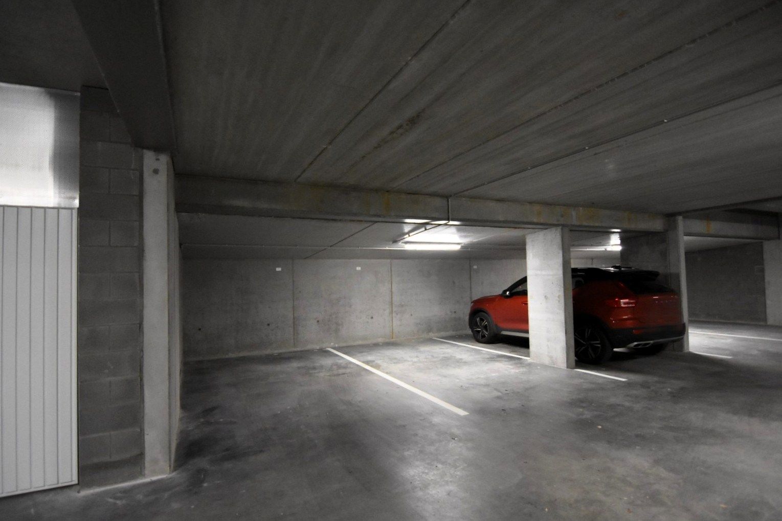 Gloednieuw 2-slpk appartement in moderne woonresidentie met vijverzicht foto 24