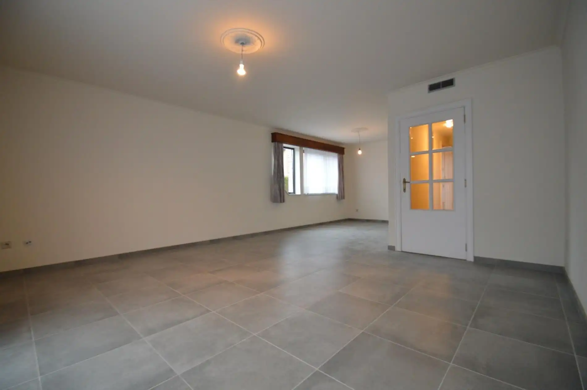 Degelijk en netjes gerenoveerd gelijkvloersappartement met 2 slaapkamers, terras en garage foto 7