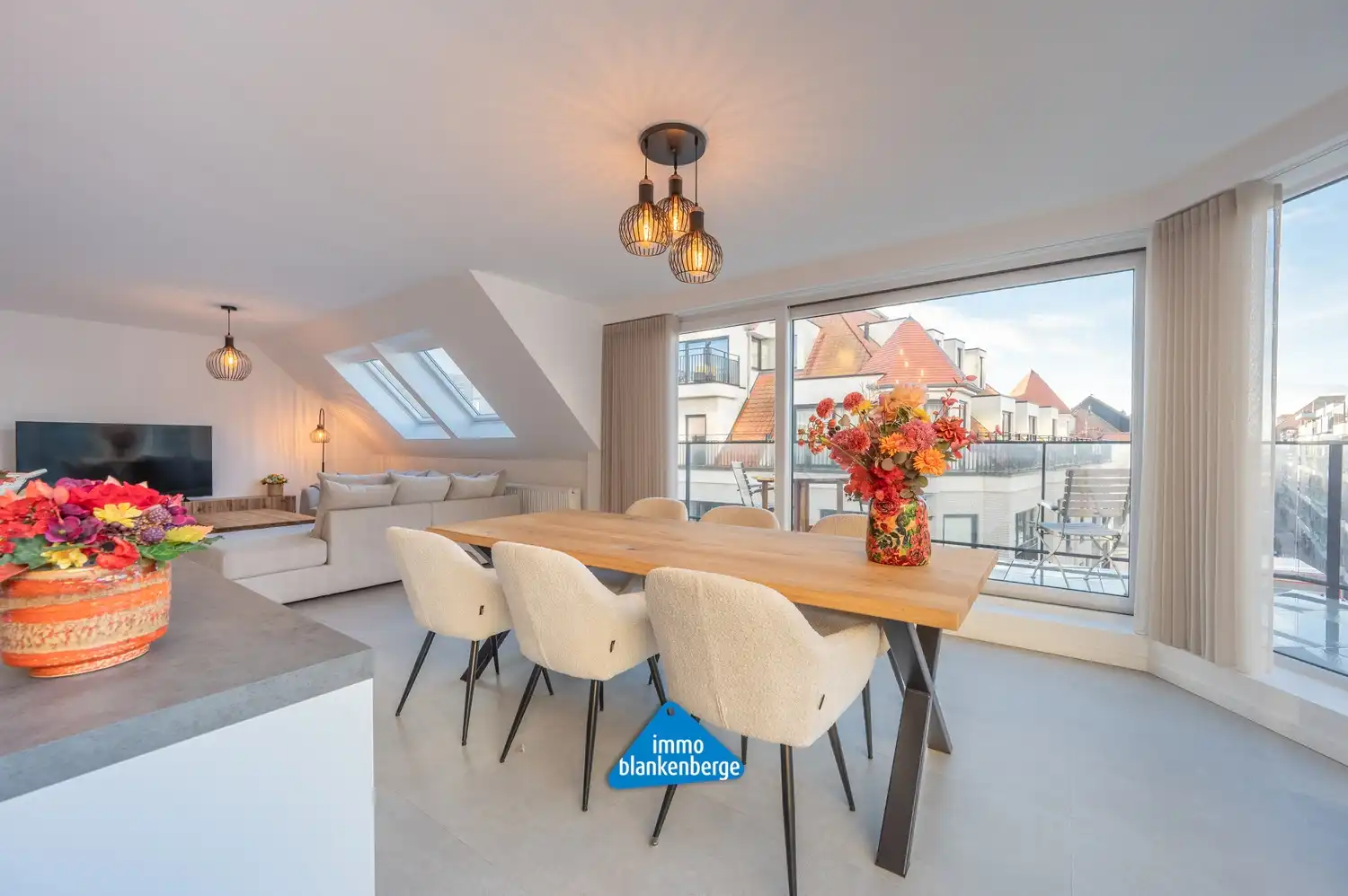 Gemeubelde exclusieve penthouse met garage, twee slaapkamers en terras foto 5