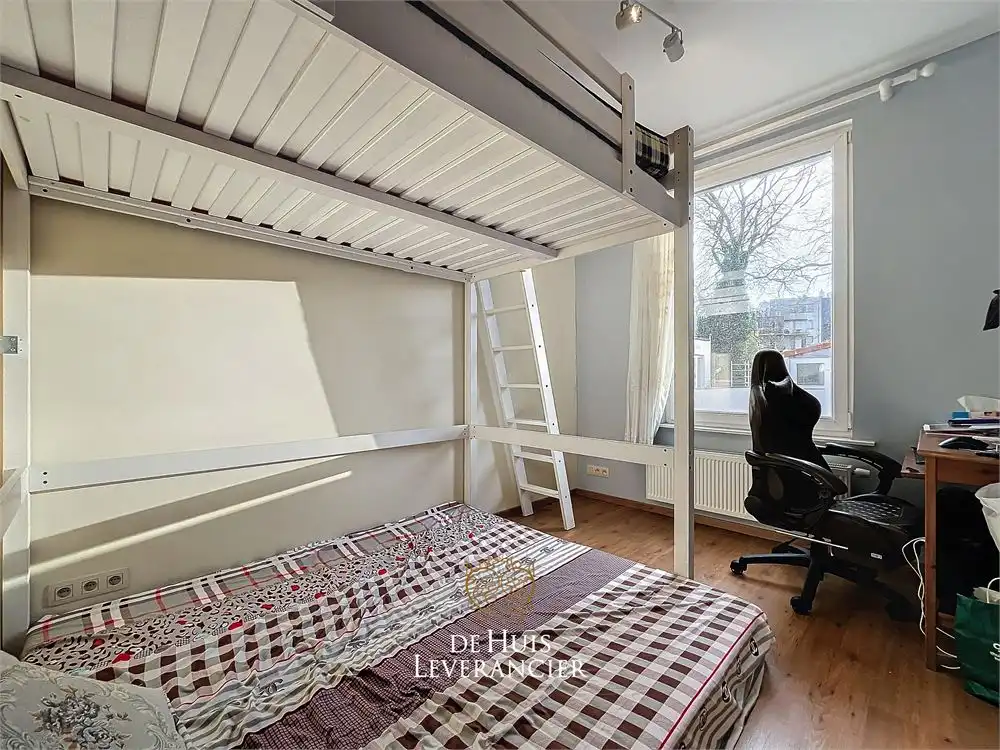 RUIME woning te koop (8 slpks, 2 badk) die ook perfect als tweewoonst kan dienen foto 22