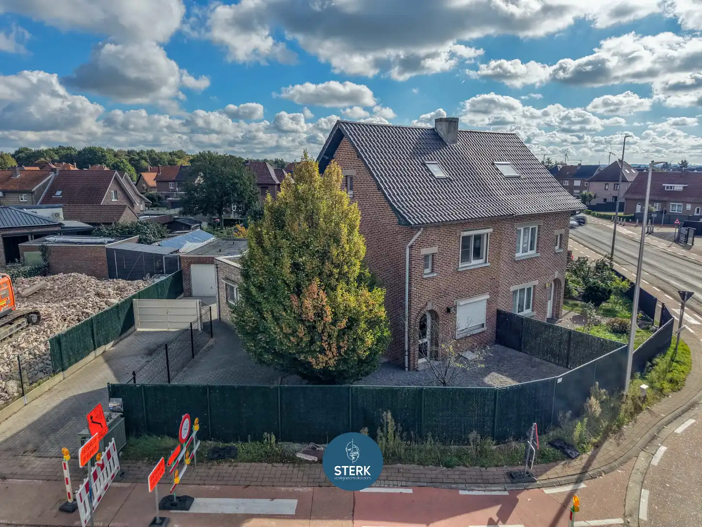 INSTAPKLARE WONING MET 3 SLPKS OP EEN CENTRALE LOCATIE TE MAASMECHELEN !  foto 21