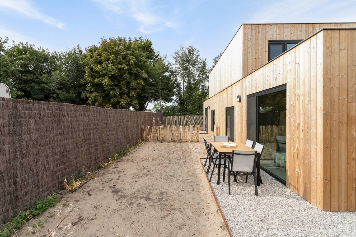 Zeer recente, duurzame vakantiewoning in een groene omgeving foto 12