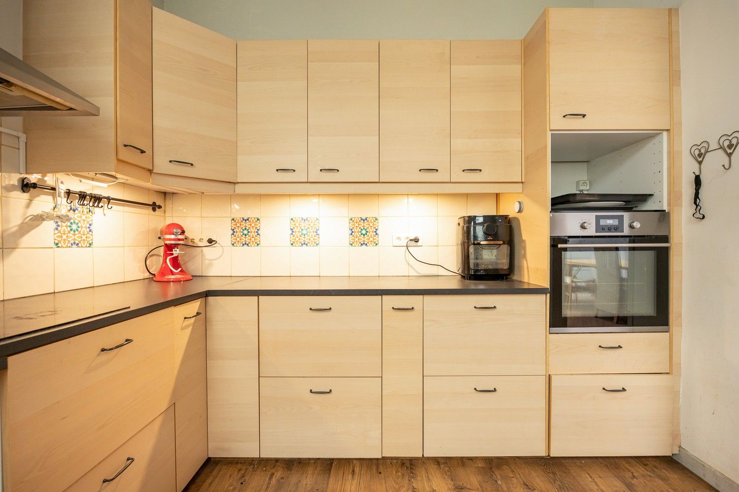 Ruime en karaktervolle herenwoning met zonnige tuin, dakterras en laadpunt in het hart van Merksem foto 21