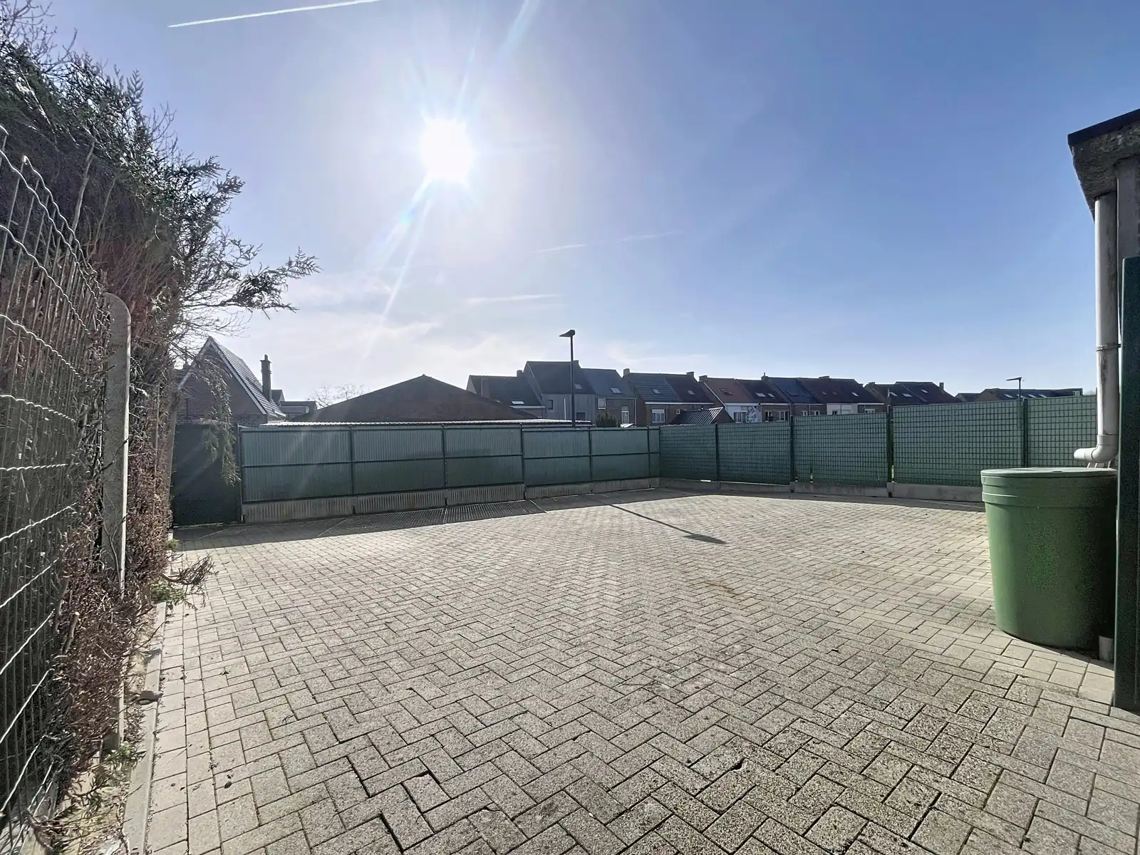 Twee Garages Met Extra Grond op een uitstekende locatie! foto 5