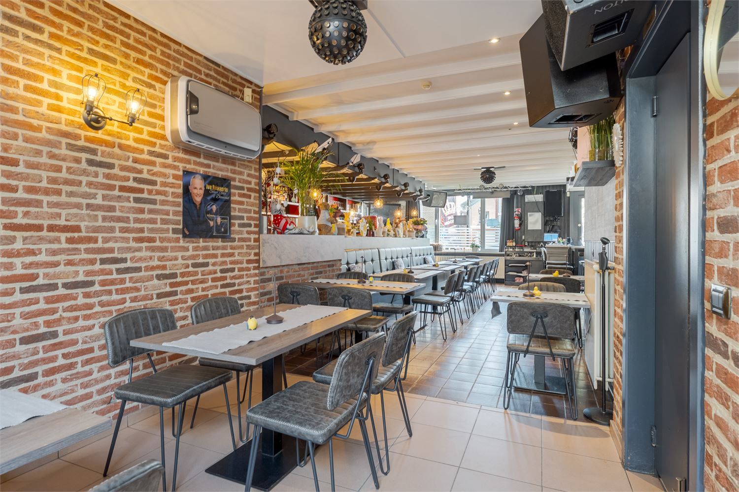 Instapklaar handelspand met woonst op toplocatie – horeca-inboedel inbegrepen! foto 8