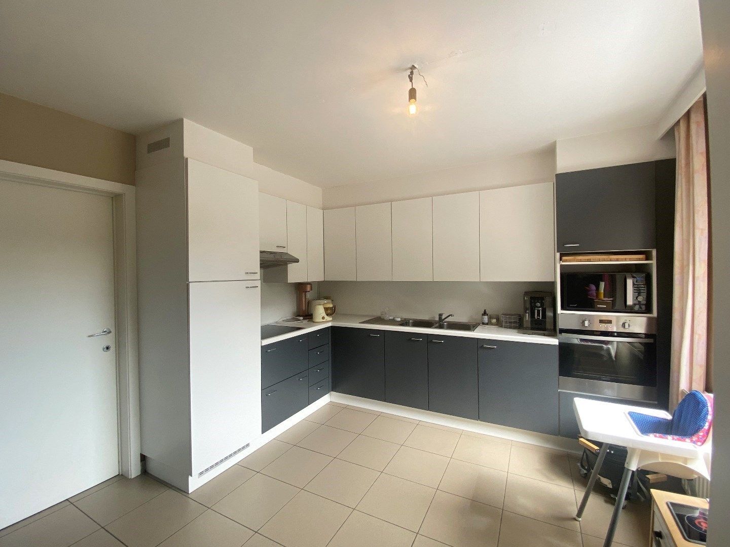 RUIM EN LICHTRIJK APPARTEMENT MET 3 SLAAPKAMERS EN GARAGE IN HARTJE PITTEM foto 5