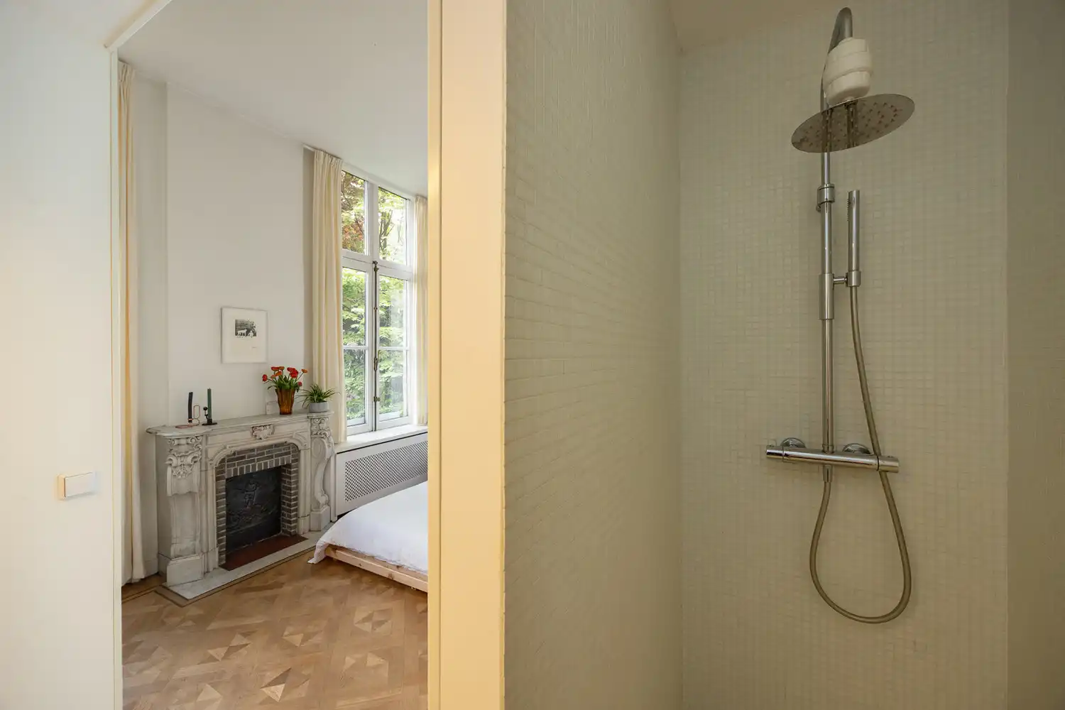 Een zeldzaam en groen privilige in het hart van Antwerpen: wonen in het historische Venushof foto 25