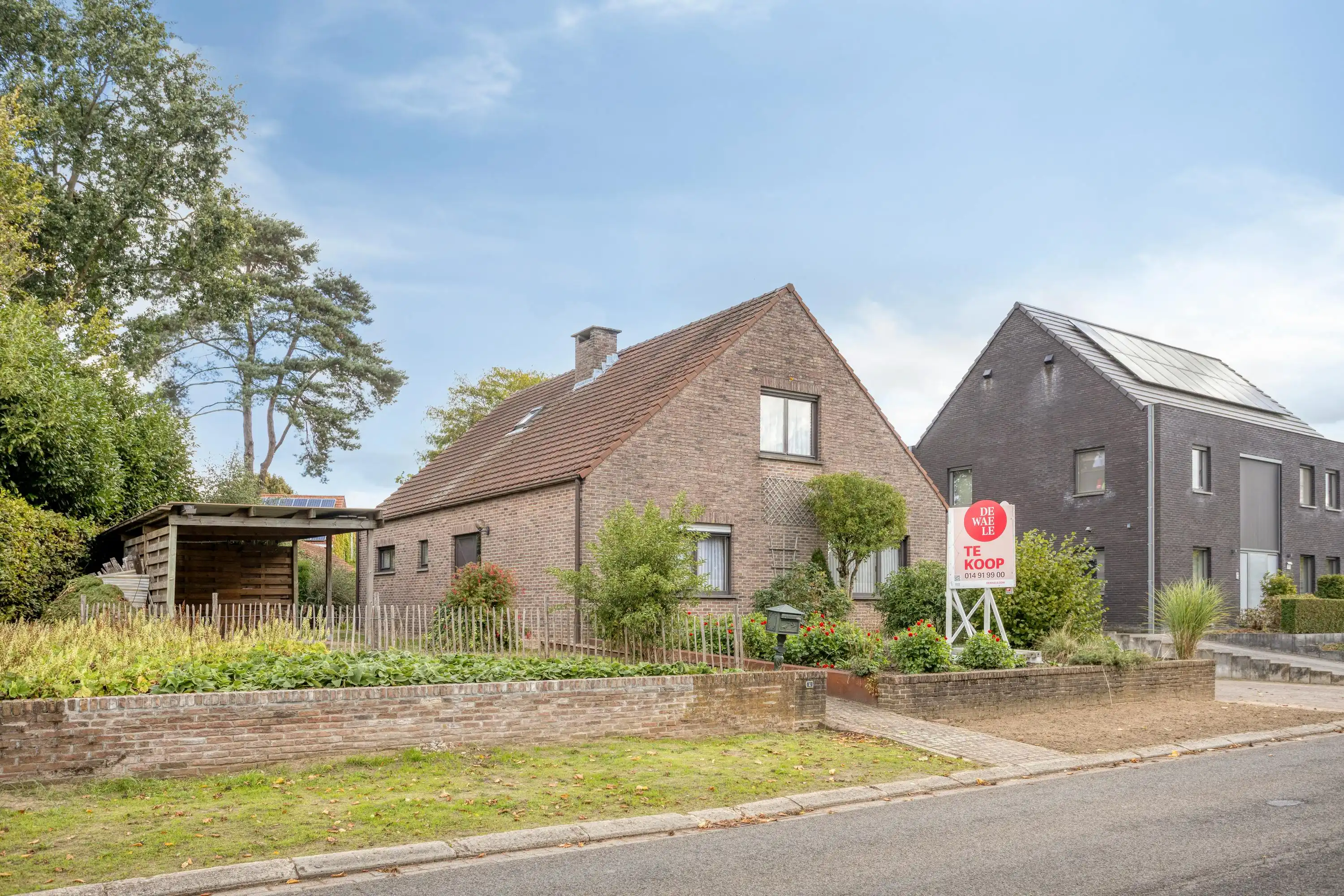 Goed gelegen huis te koop in Lichtaart foto 2