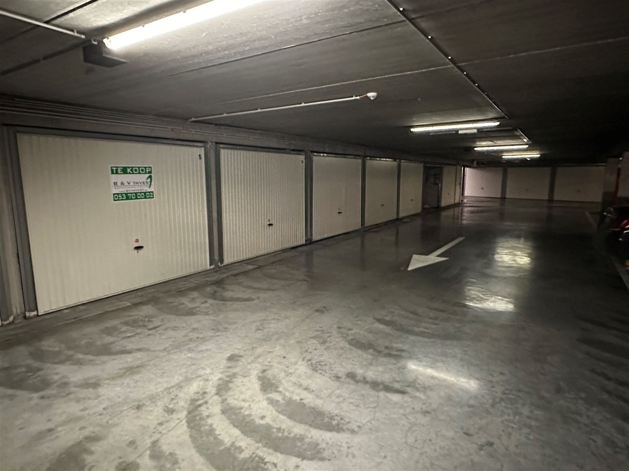 Garage onder Albert Heijn te Aalst foto {{pictureIndex}}