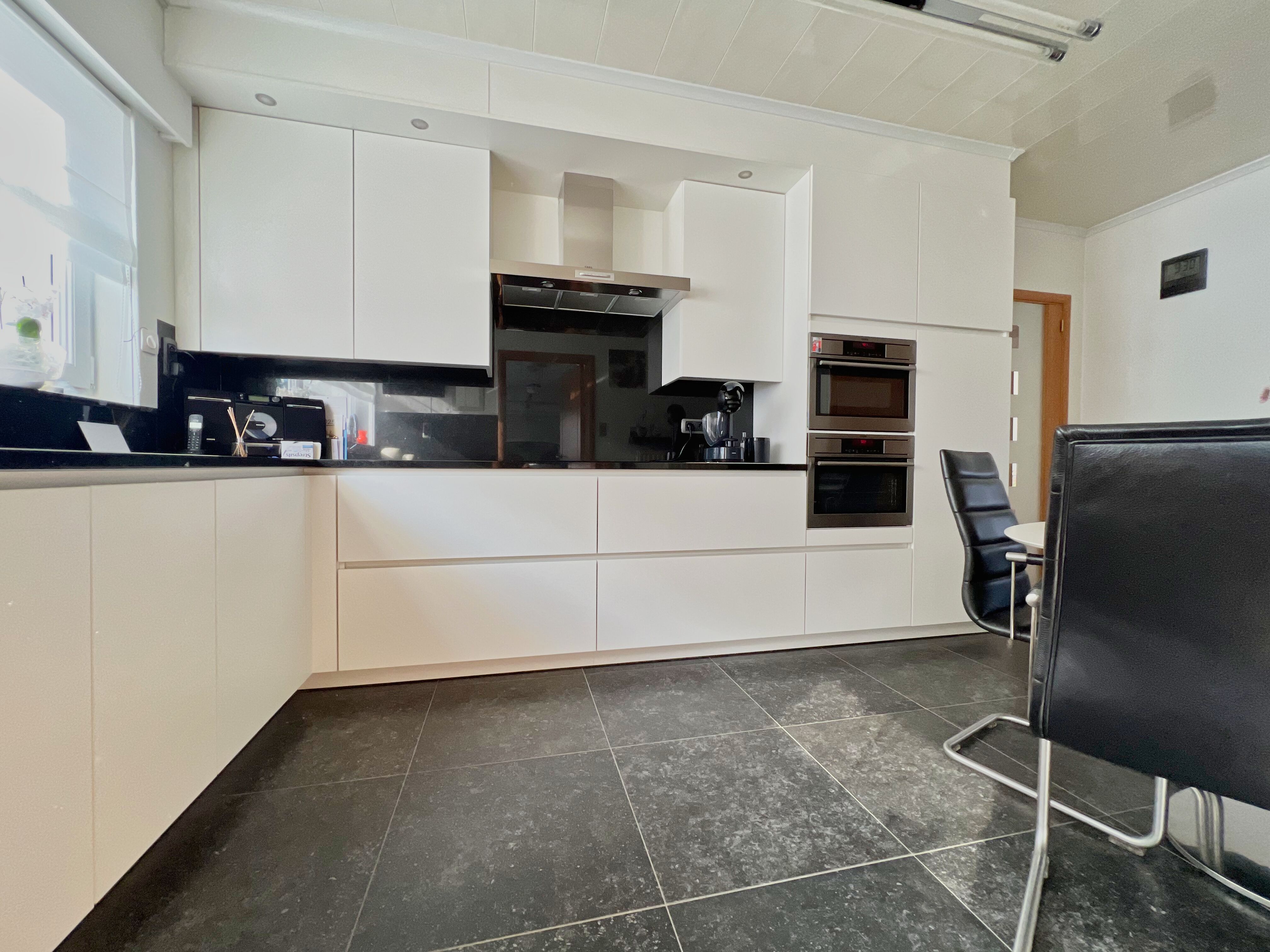 Instapklare, lichtrijke woning (4 slpks) + zonnige tuin foto 8