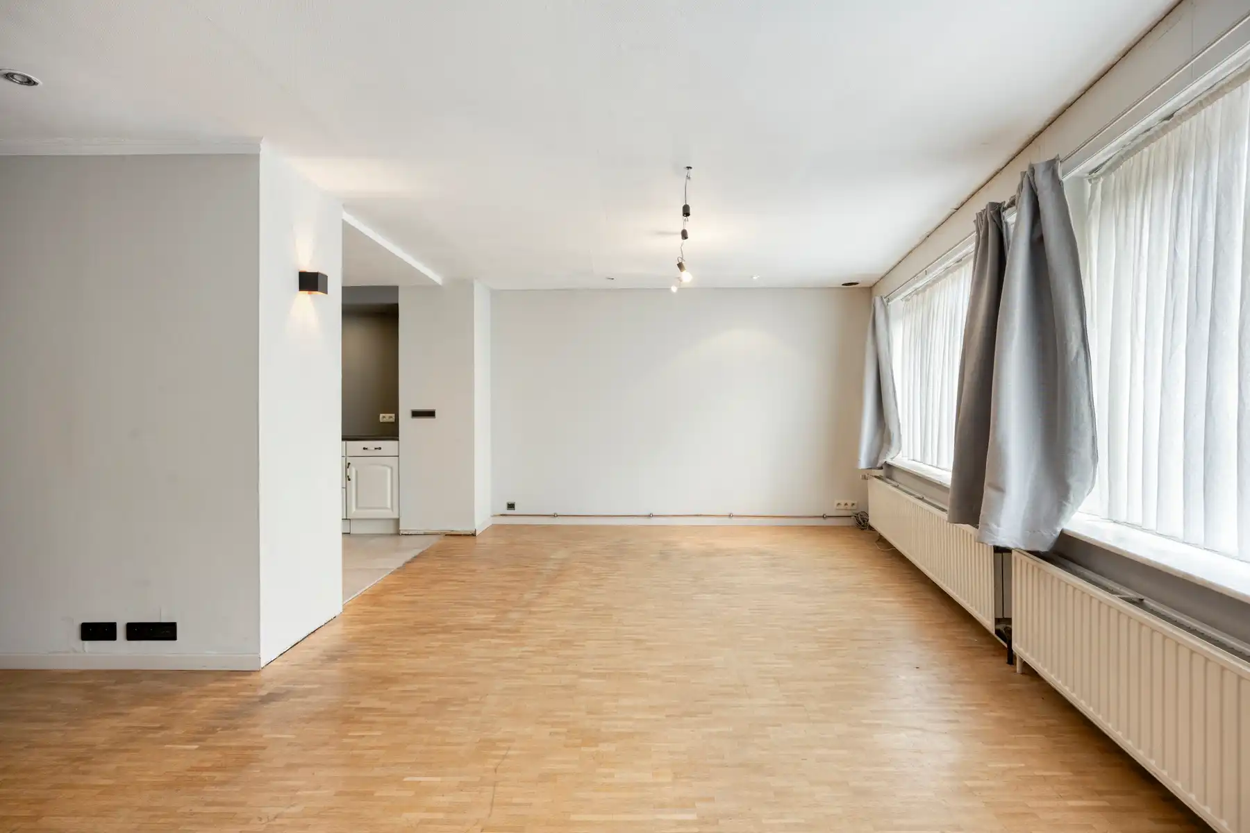 Commercieel gelijkvloers met woonst foto 16