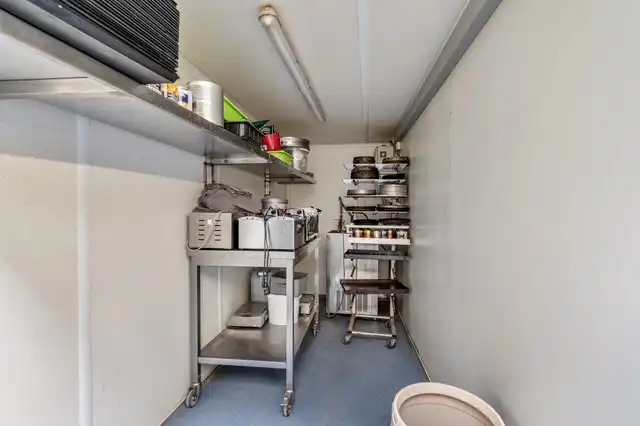 VEELZIJDIG HANDELSPAND MET WOONST EN INGERICHTE BAKKERIJ! foto 14