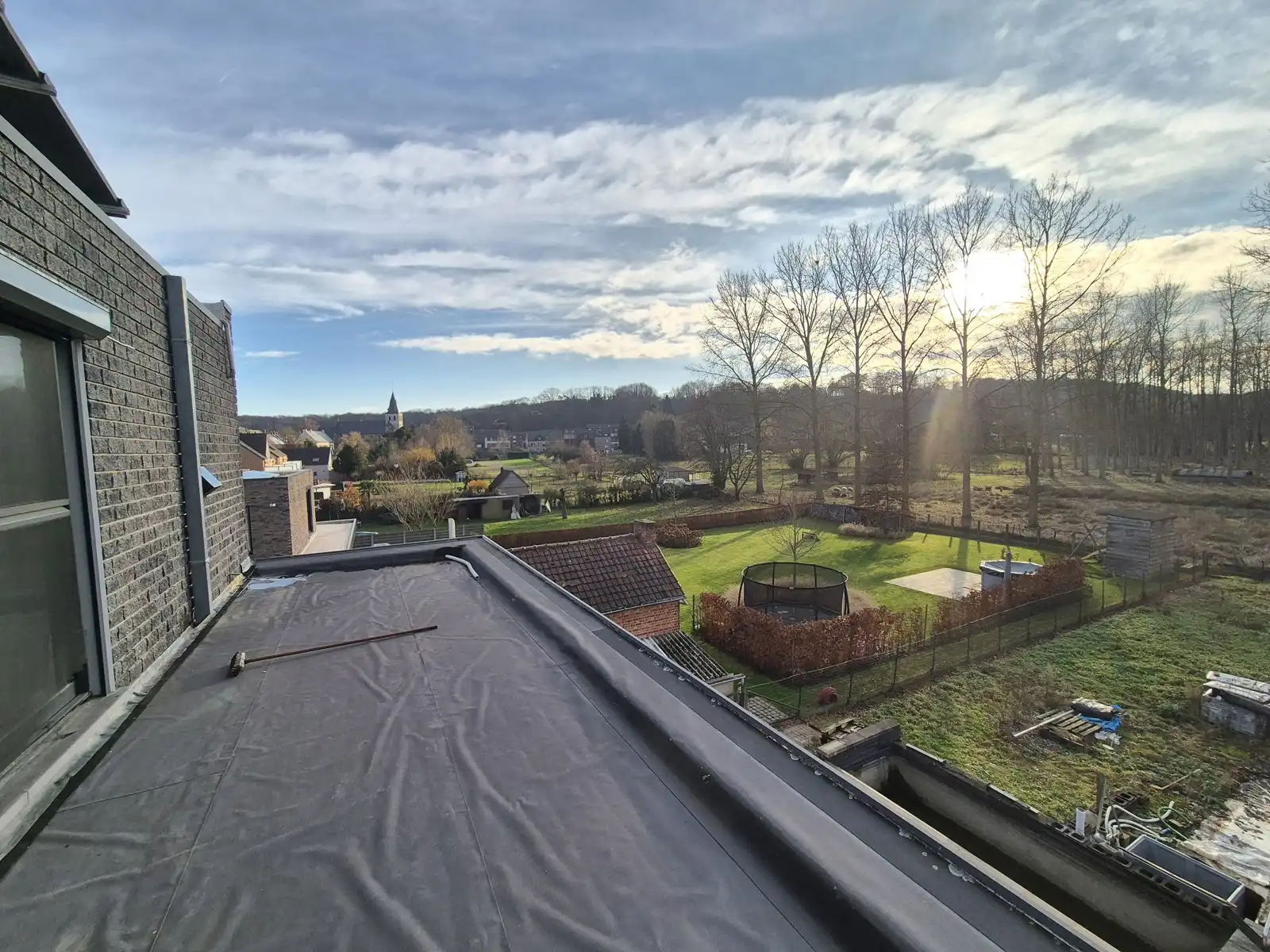 Recent, groot, praktisch + zuidgericht met prachtig uitzicht foto 34