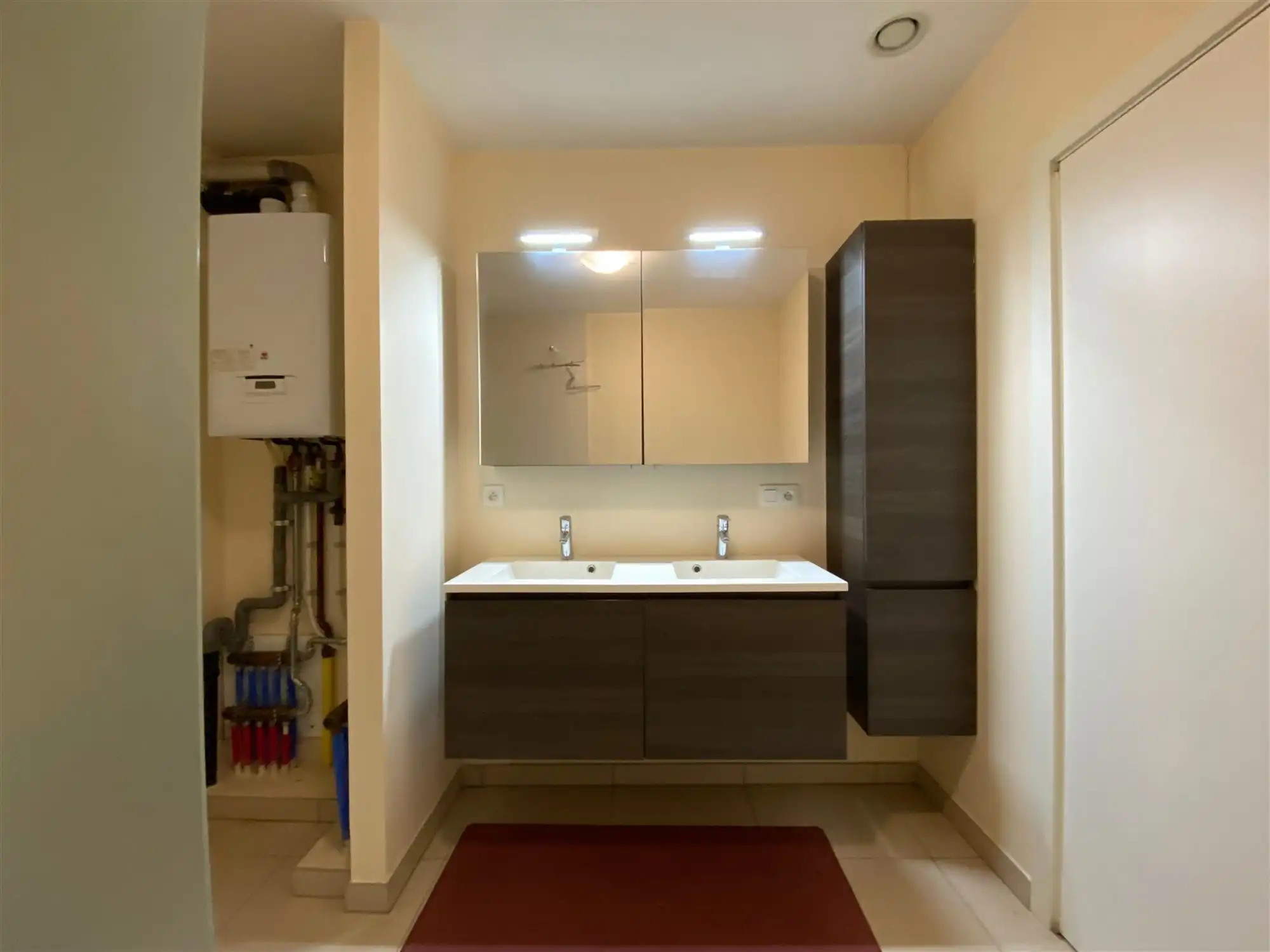 Ruim gelijkvloers appartement met twee slaapkamers, berging en ondergrondse autostaanplaats foto 17