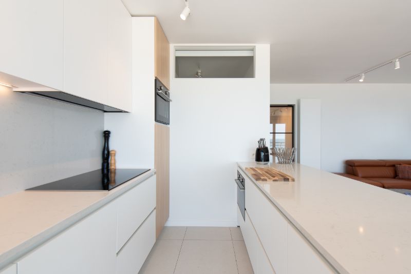 Gerenoveerd 3-slaapkamer doorloop appartement met frontaal zeezicht te koop foto 4