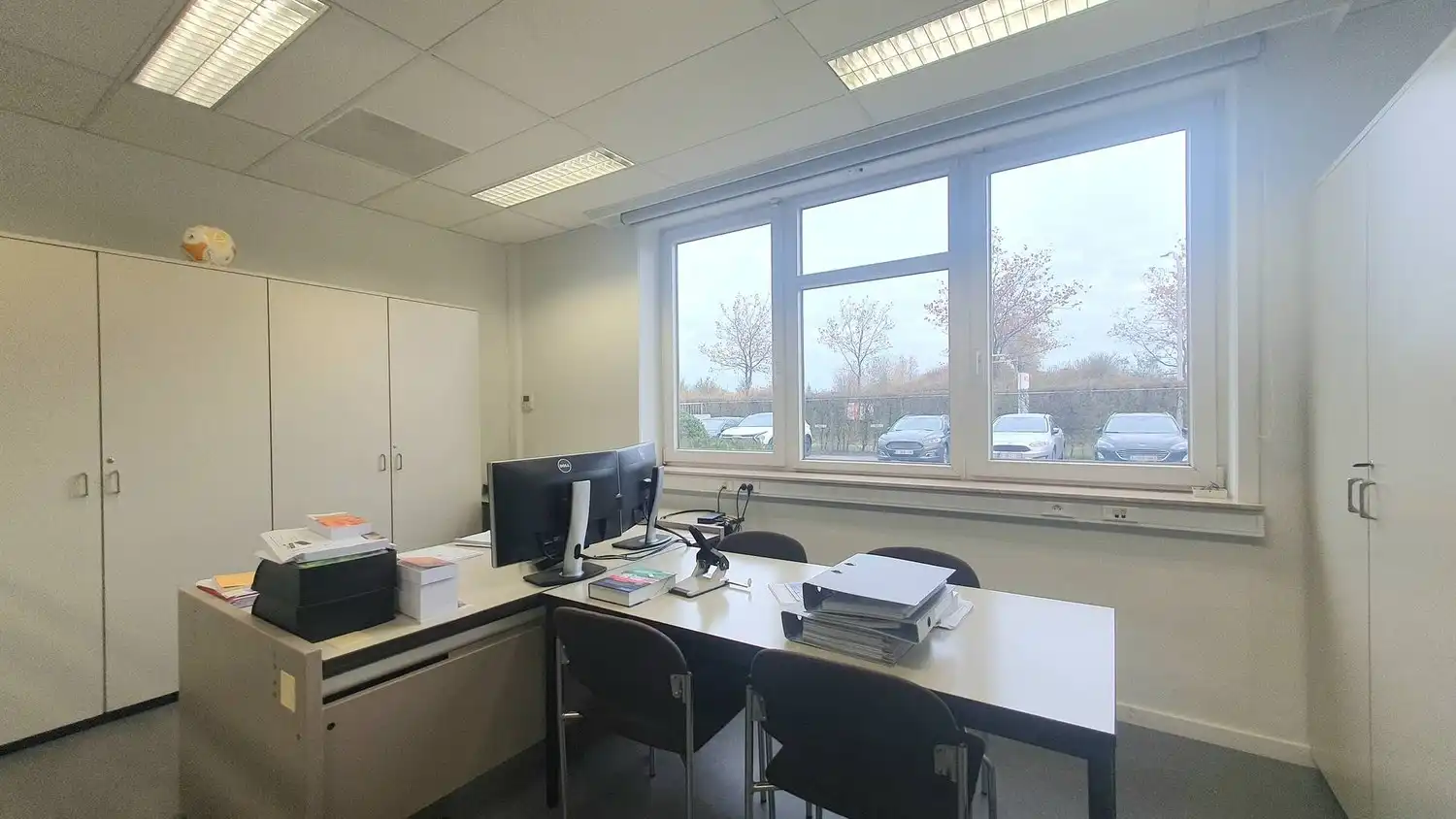 500m² kantoren met 350m² magazijn foto 20