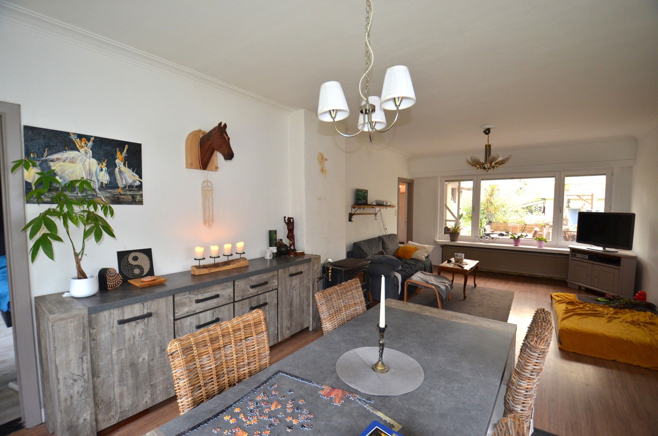 Renovatiewoning op unieke locatie foto 4