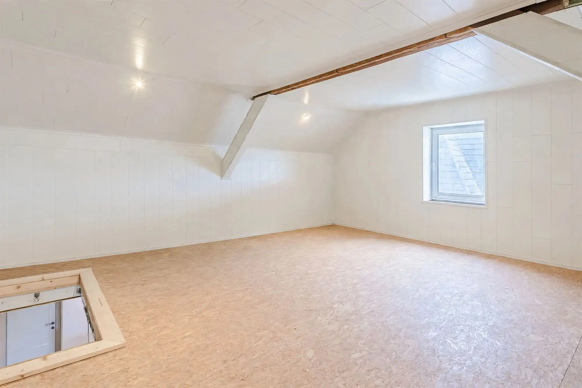instapklare 3 gevelhuis op 945 m² met 6 slpks en 4 garages foto 26