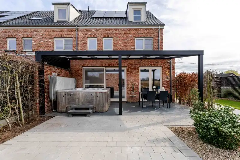 Energiezuinige halfopen woning met 3 slaapkamers. foto 11