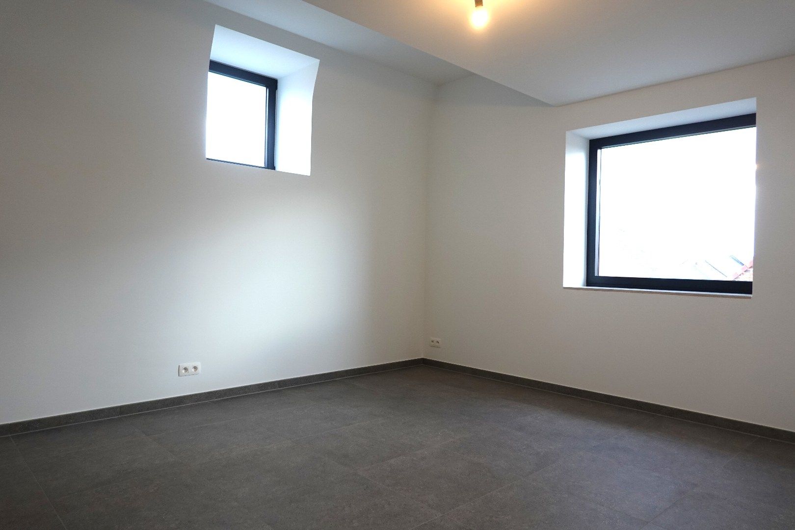 Uniek 3-slaapkamerappartement in het voormalige gemeentehuis van Vleteren foto 5