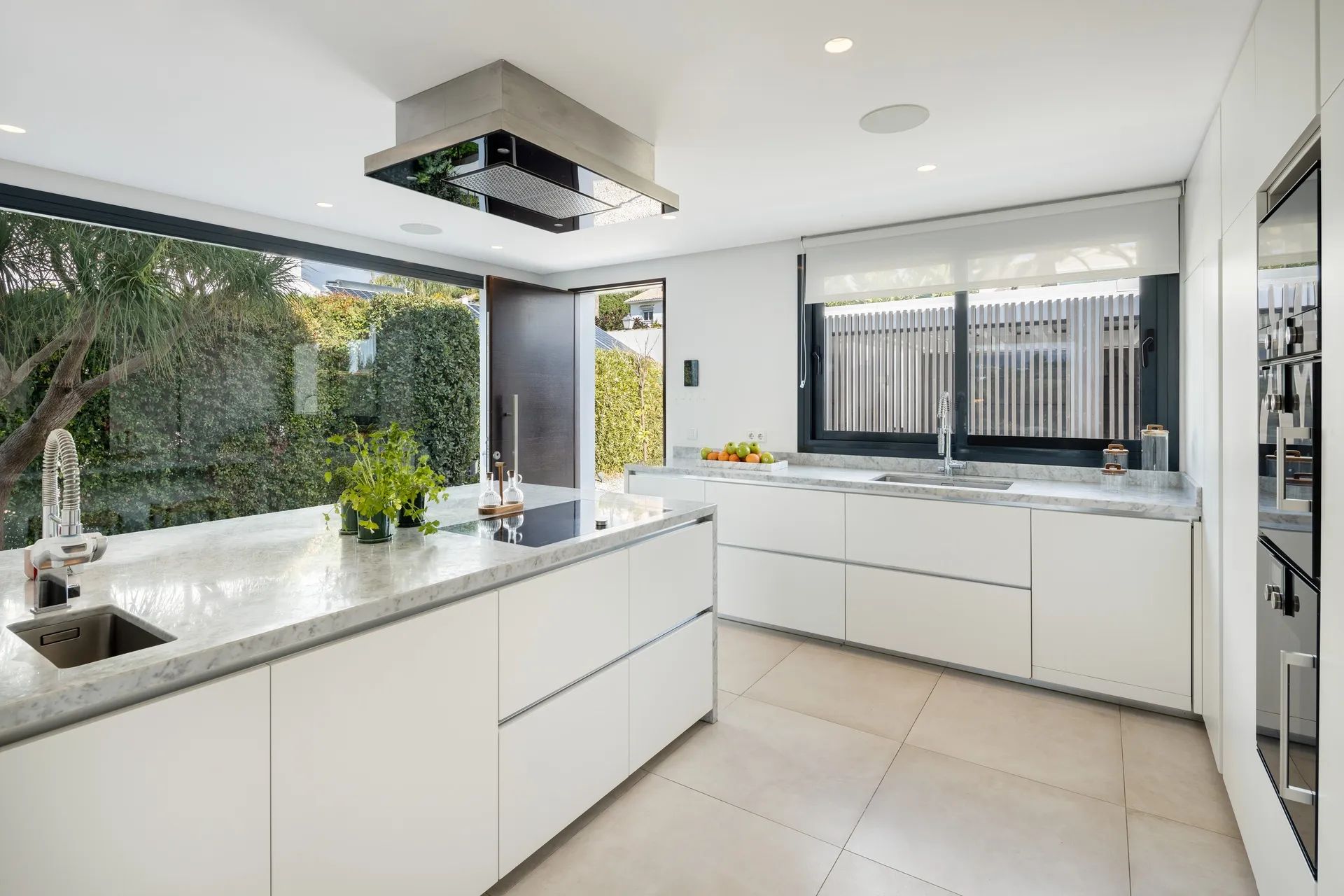 Moderne luxe aan de golfbaan – villa met adembenemend uitzicht in het hart van Nueva Andalucía foto 6